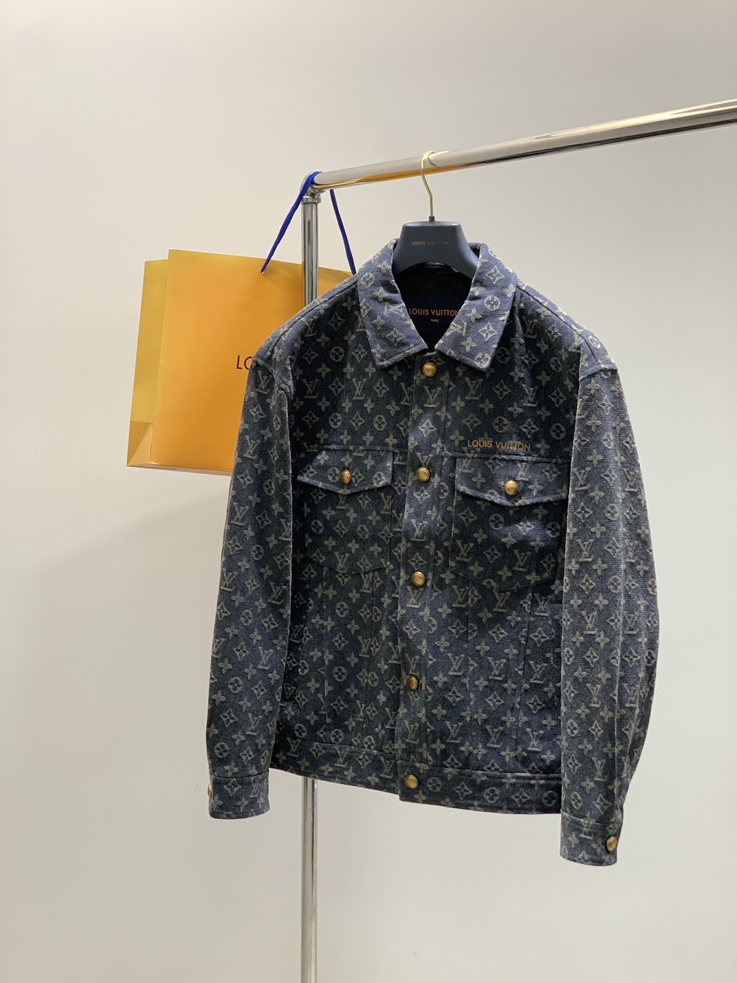 ，LouisVuitton 路易威登，2025秋冬最新款，专柜同步有售，原单狠货，时尚休闲夹克外套，上身