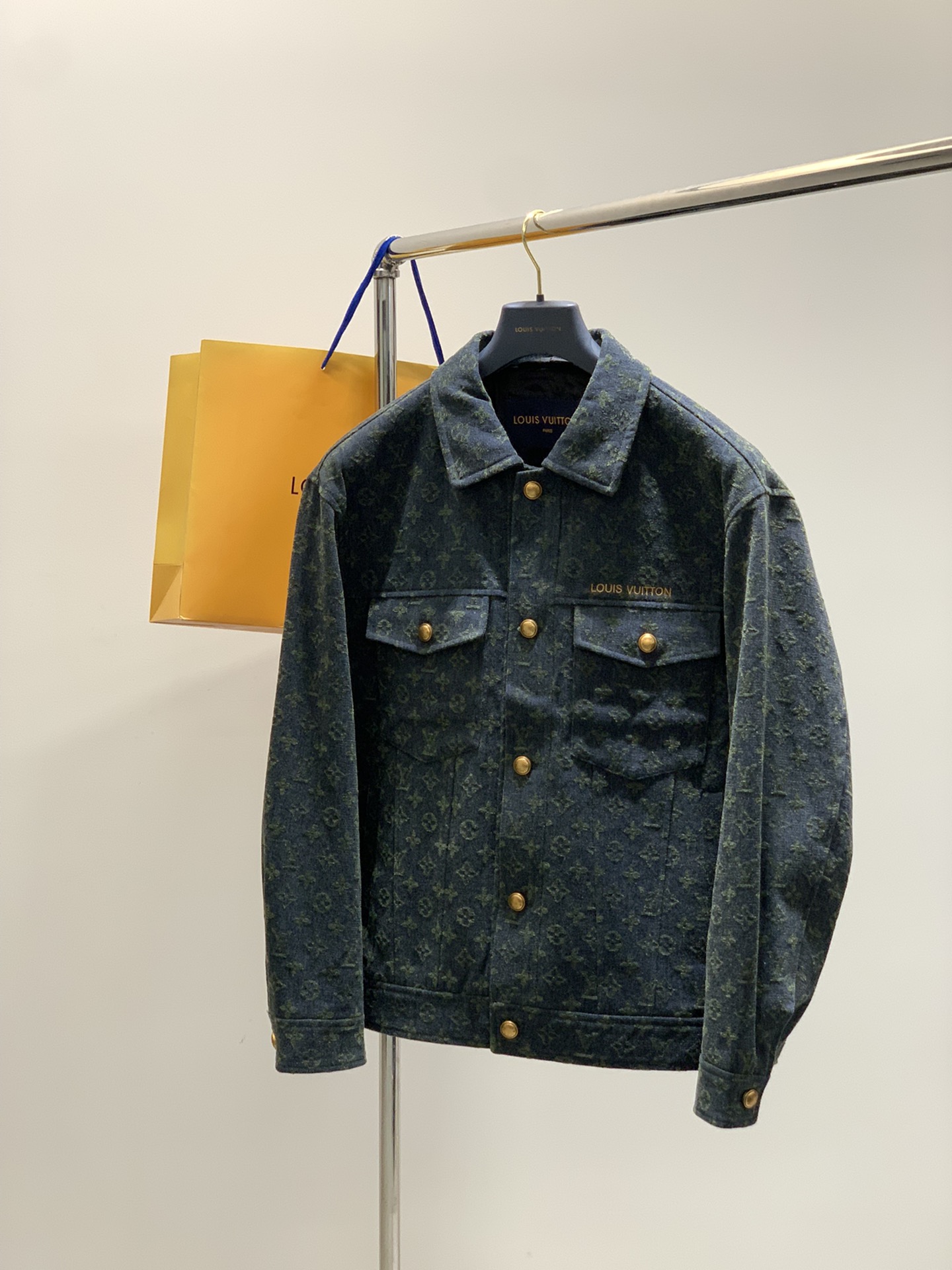 ，LouisVuitton 路易威登，2025秋冬最新款，专柜同步有售，原单狠货，时尚休闲夹克外套，上身