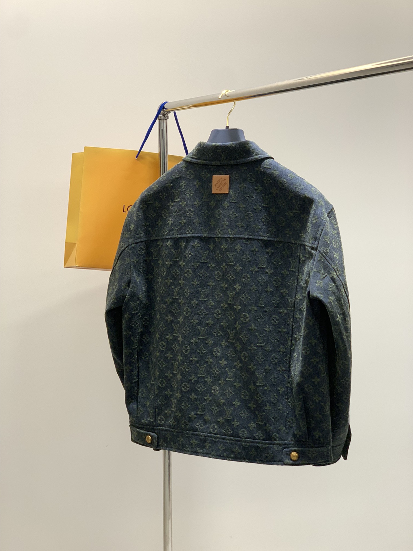 ，LouisVuitton 路易威登，2025秋冬最新款，专柜同步有售，原单狠货，时尚休闲夹克外套，上身