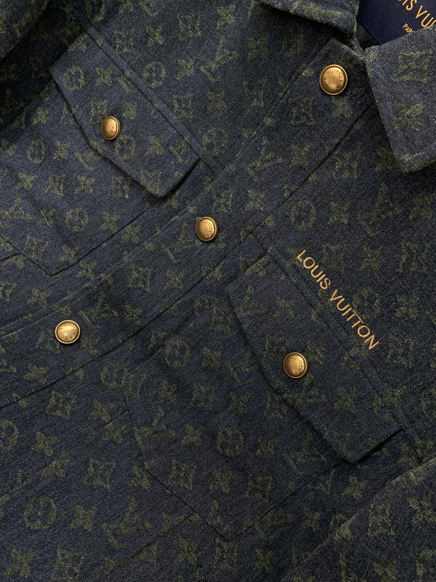 ，LouisVuitton 路易威登，2025秋冬最新款，专柜同步有售，原单狠货，时尚休闲夹克外套，上身