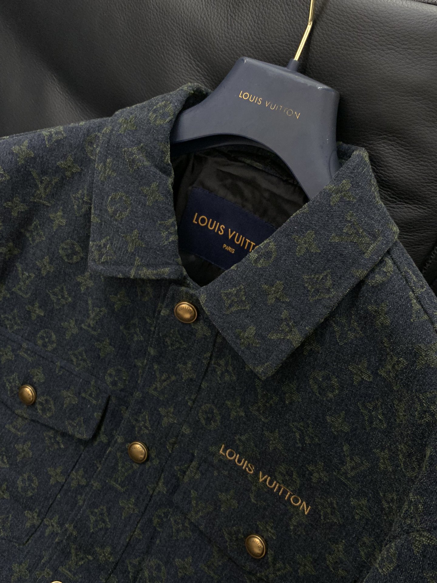 ，LouisVuitton 路易威登，2025秋冬最新款，专柜同步有售，原单狠货，时尚休闲夹克外套，上身