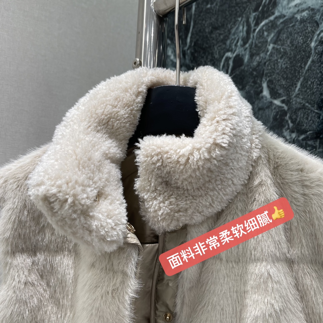 
蒙口 25早秋新款 泰迪绒羽绒马甲丨⚠独家yb开发！高版出品！🍼软fufu的泰迪绒饰边包裹领口与袖笼，