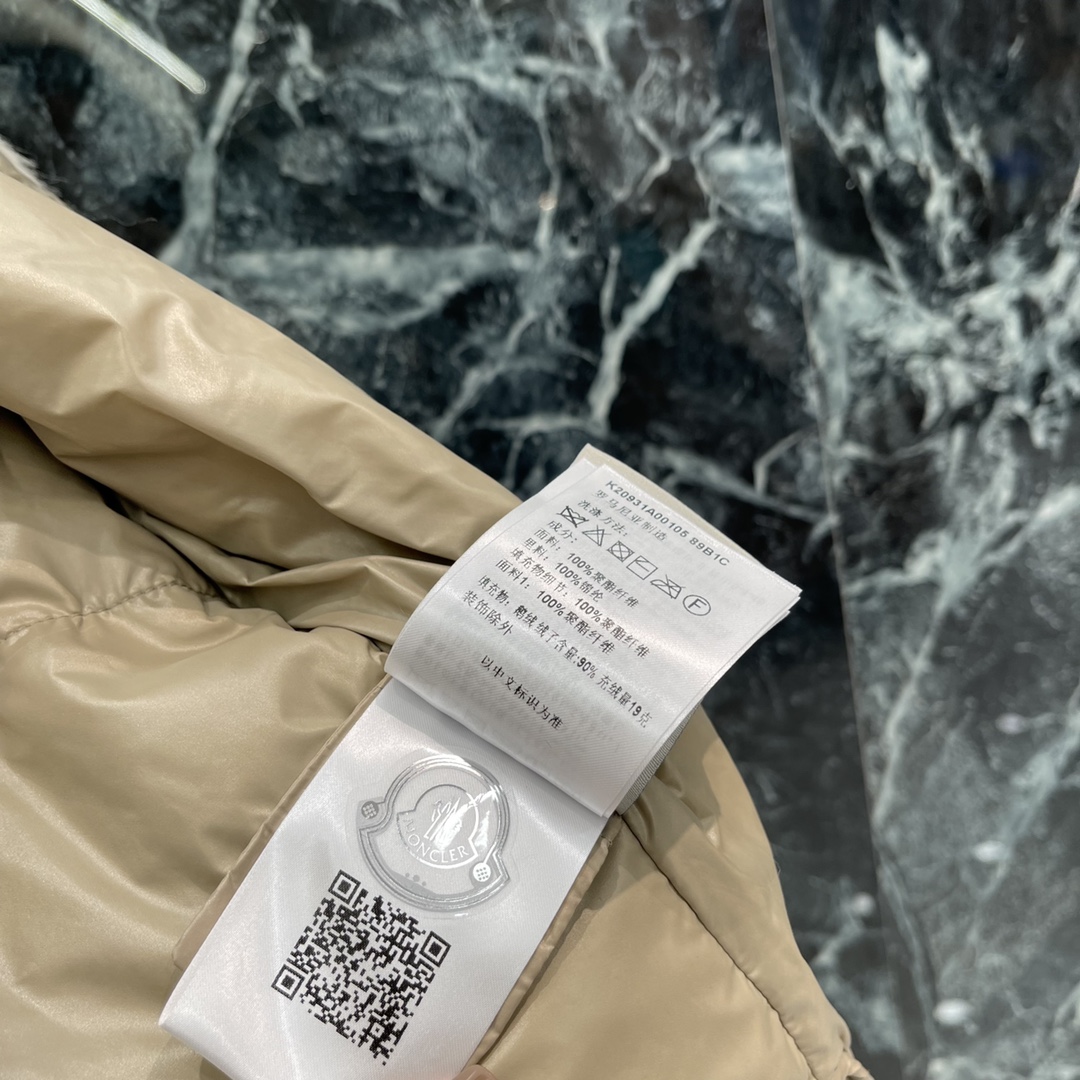 
蒙口 25早秋新款 泰迪绒羽绒马甲丨⚠独家yb开发！高版出品！🍼软fufu的泰迪绒饰边包裹领口与袖笼，