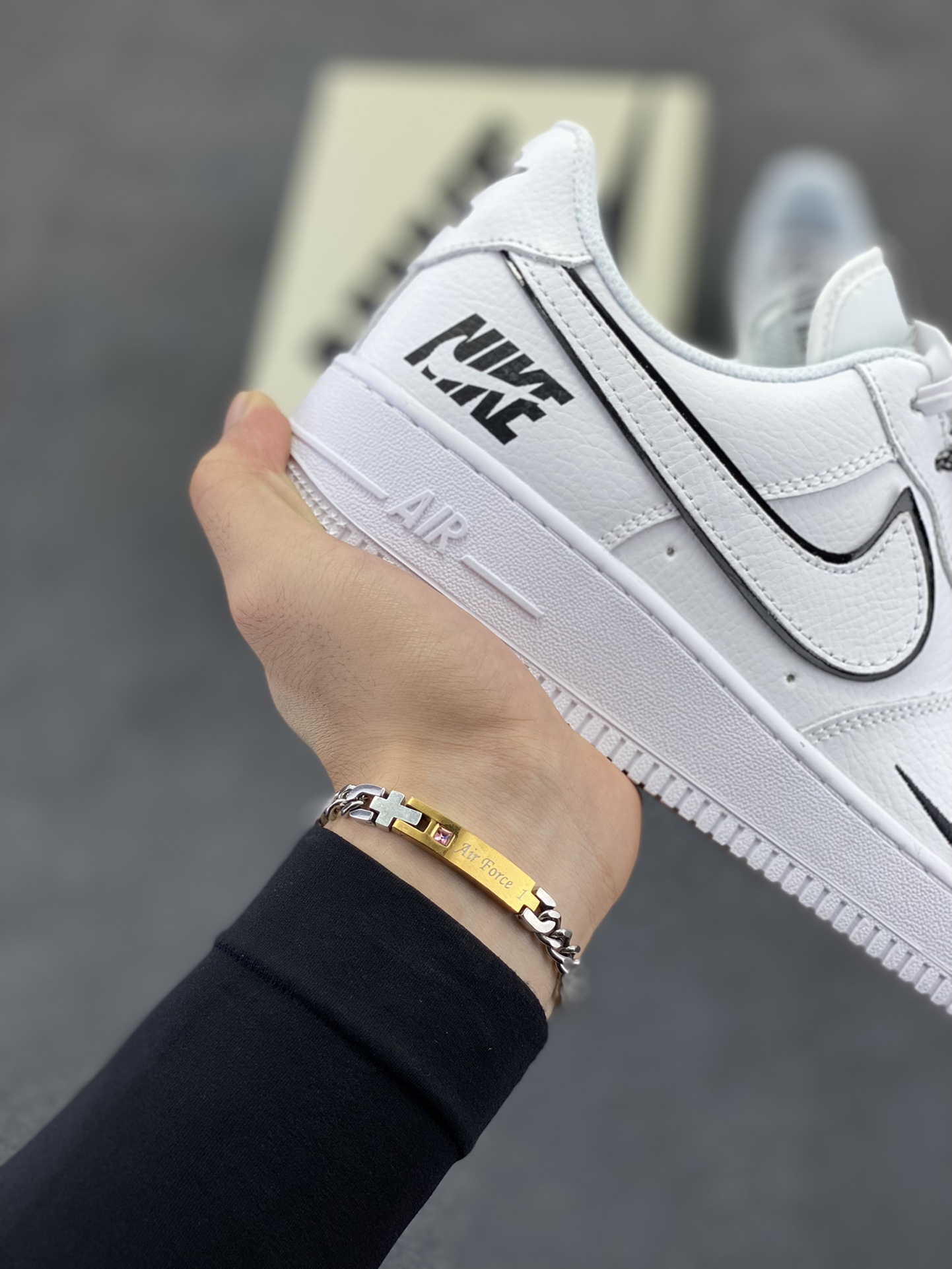 图片[6]-Nike Air Force 1 Low 空军一号低帮百搭休闲运动板鞋。柔软、弹性十足的缓震性能和出色的中底设计，横跨复古与现代的外型结合，造就出风靡全球三十多年的Force 1，直到今天还深受青睐。 货号：CS5288-031 尺码：36 36.5 37.5 38 38.5 39 40 40.5 41 42 42.5 43 44 44.5 45-选品中心