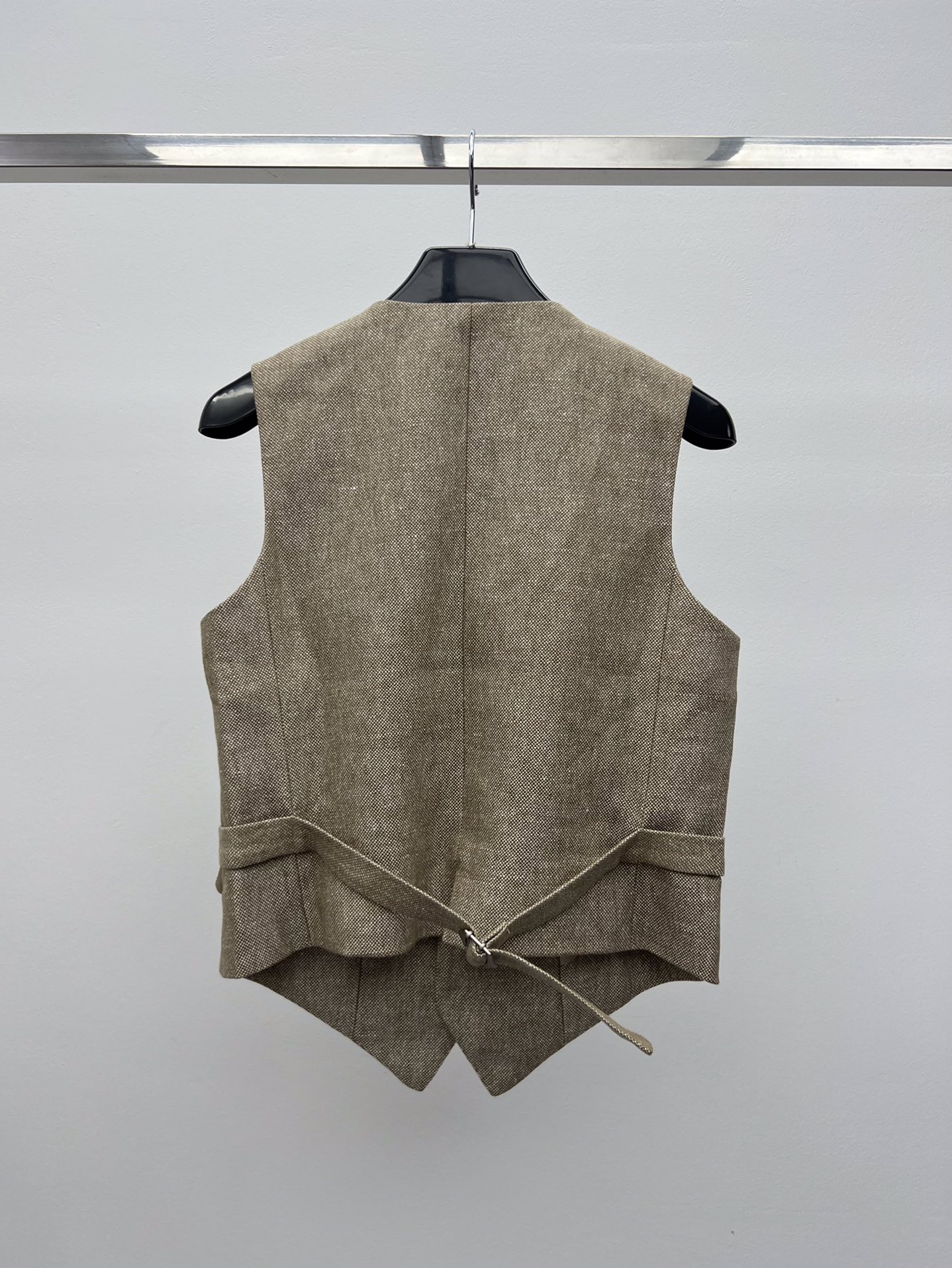 Ralph Lauren Linen Tweed Vest: Button-Front, Adjustable Buckle Detail, Old Money Style 7 i1756550378 5843 5