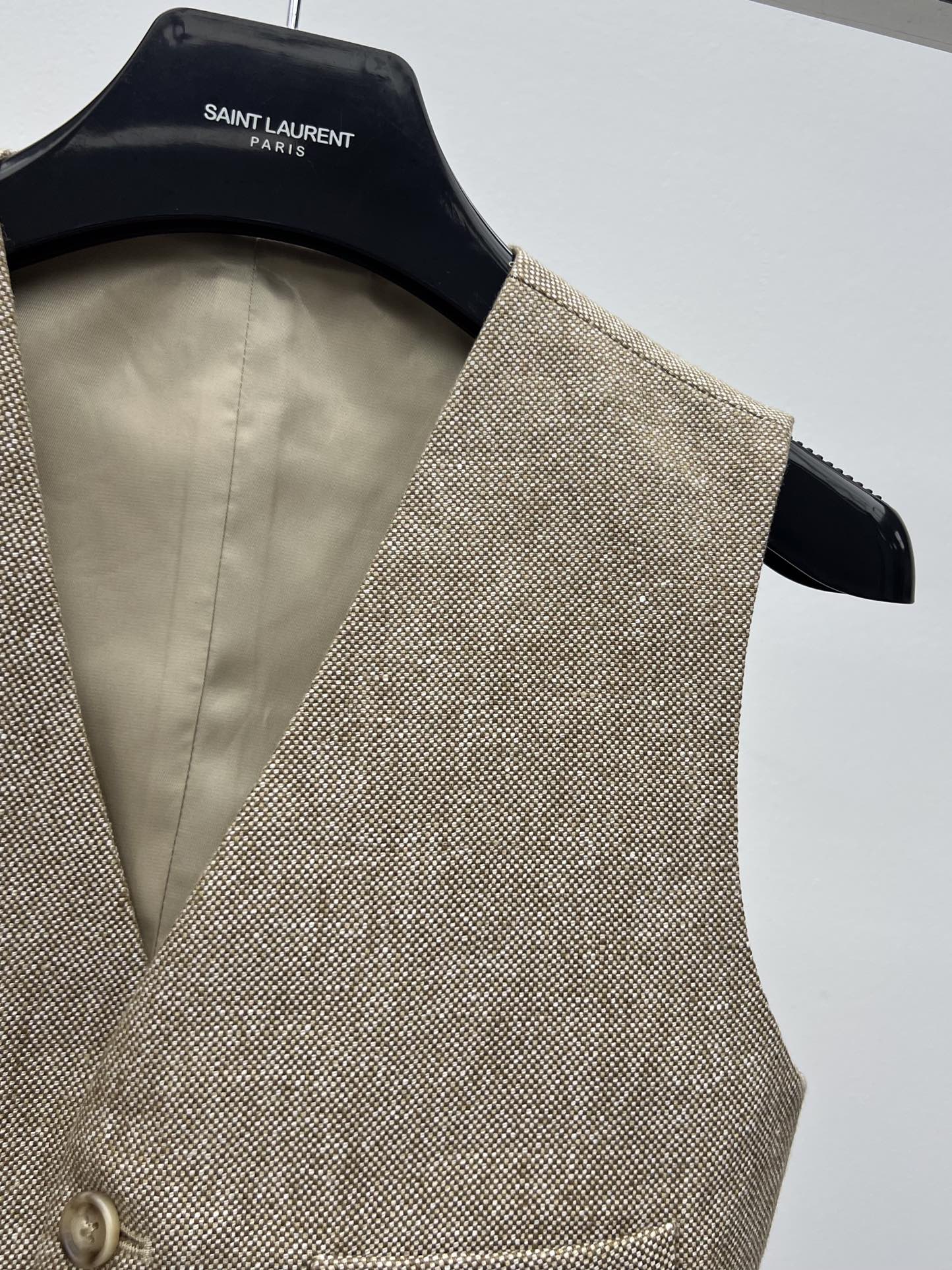 Ralph Lauren Linen Tweed Vest: Button-Front, Adjustable Buckle Detail, Old Money Style 3 i1756550378 7694 1