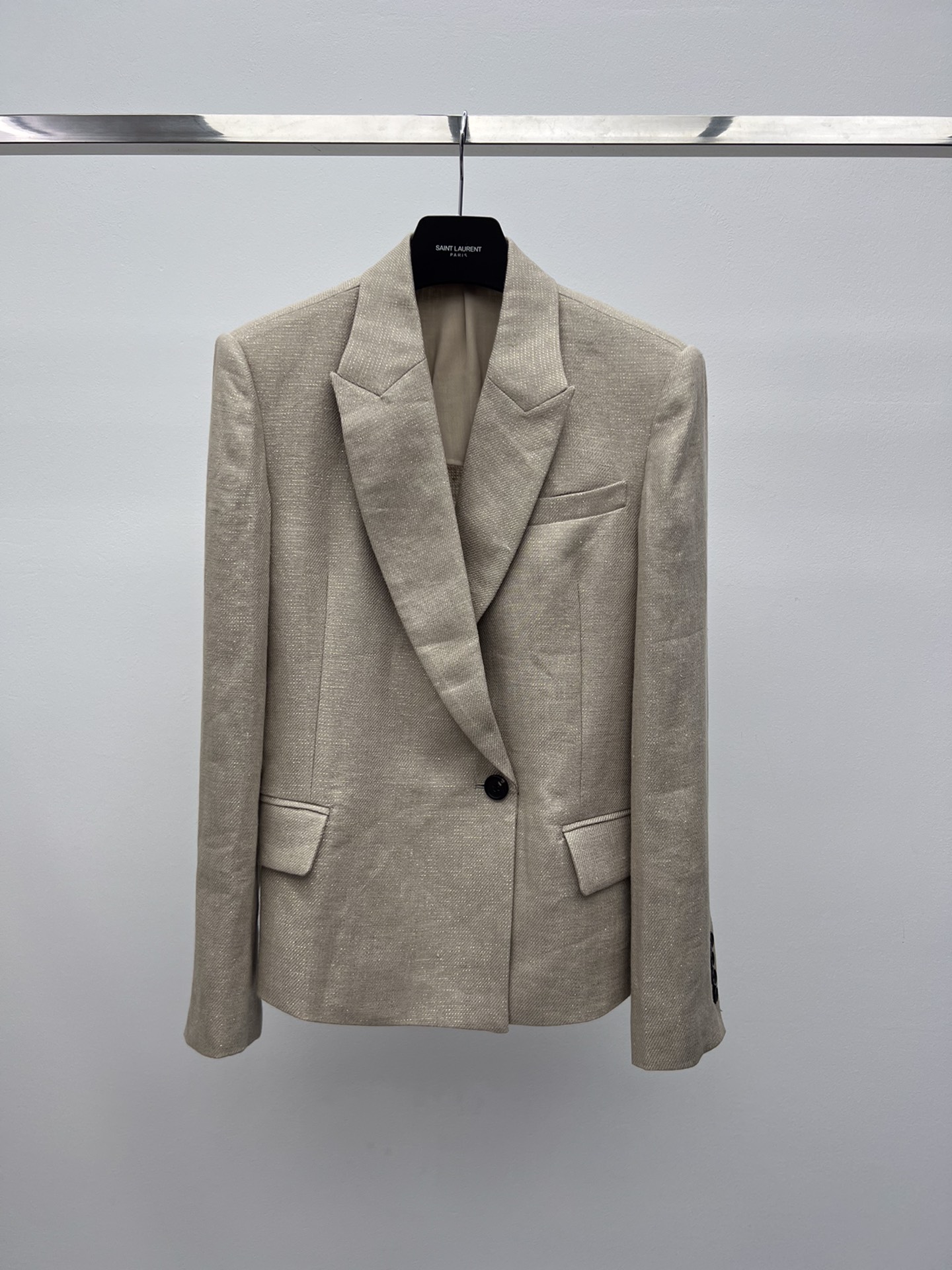 Brunello Cucinelli Linen Blend Suit - Sophisticated Style & Comfort 3 i1756551888 4528 0
