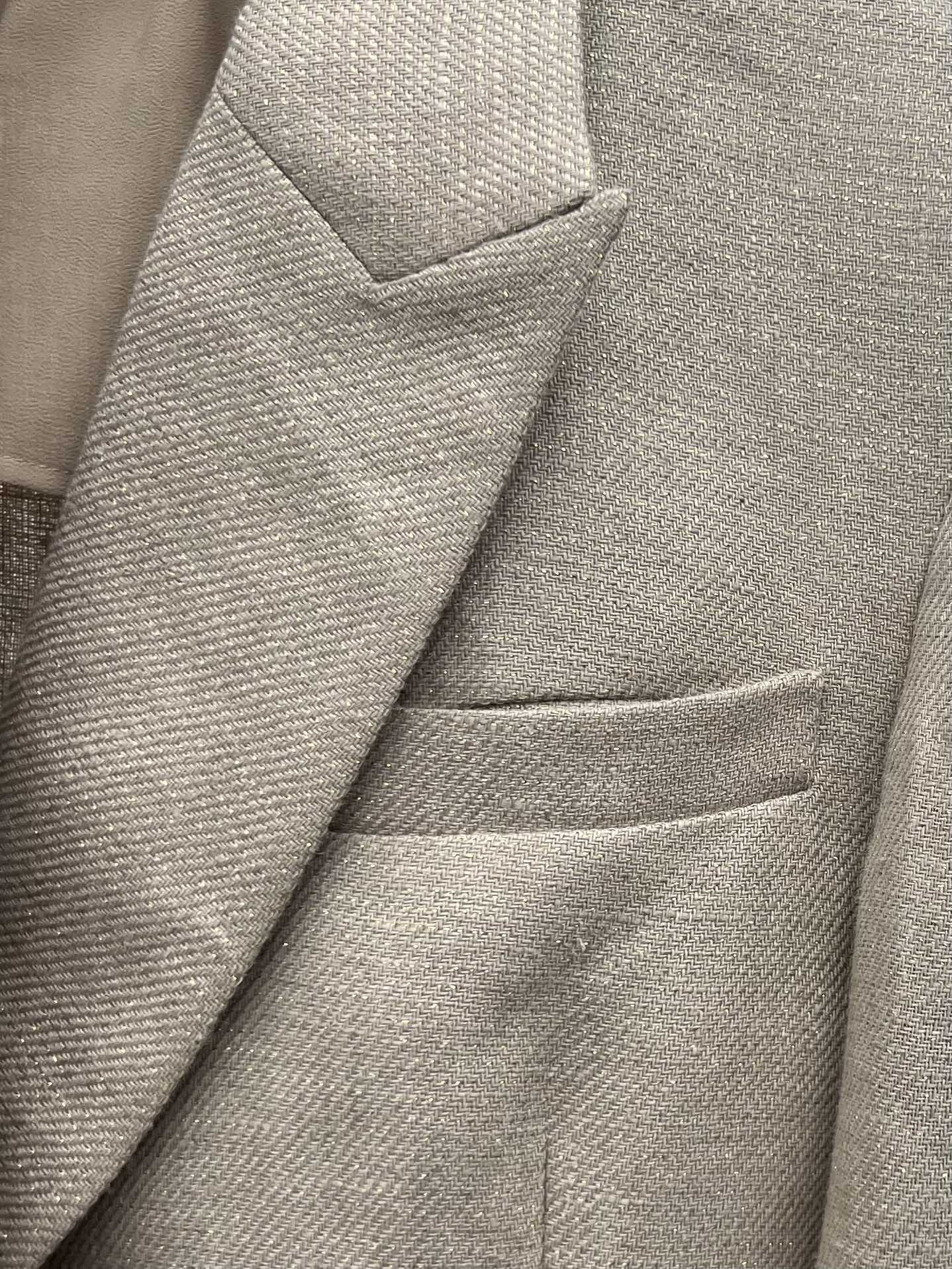 Brunello Cucinelli Linen Blend Suit - Sophisticated Style & Comfort 5 i1756551888 8004 2