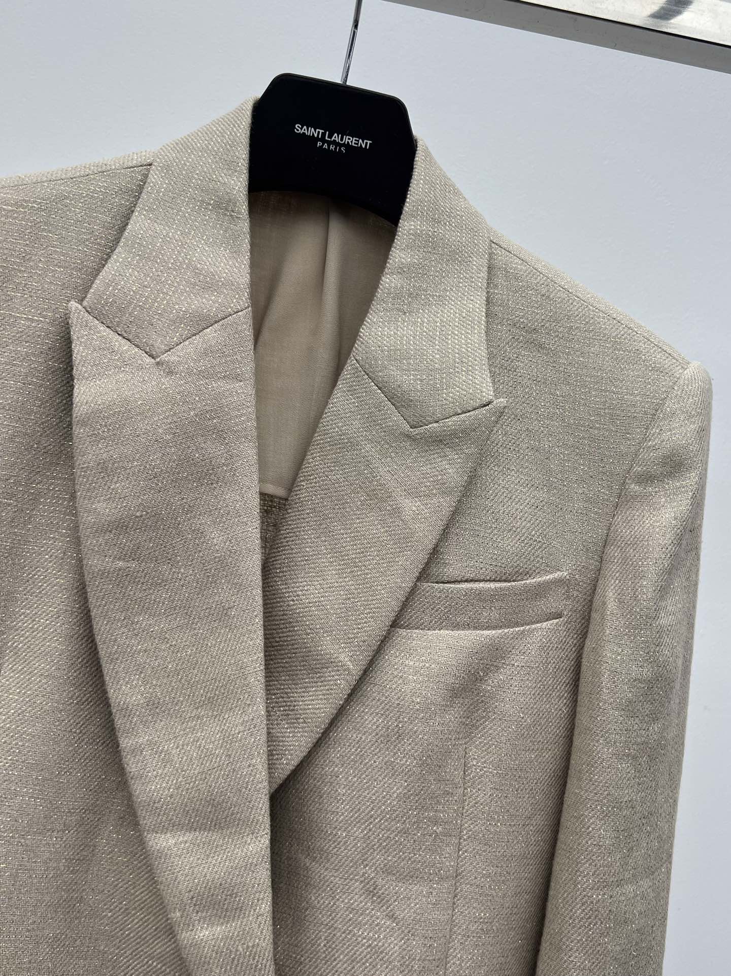 Brunello Cucinelli Linen Blend Suit - Sophisticated Style & Comfort 4 i1756551888 8796 1