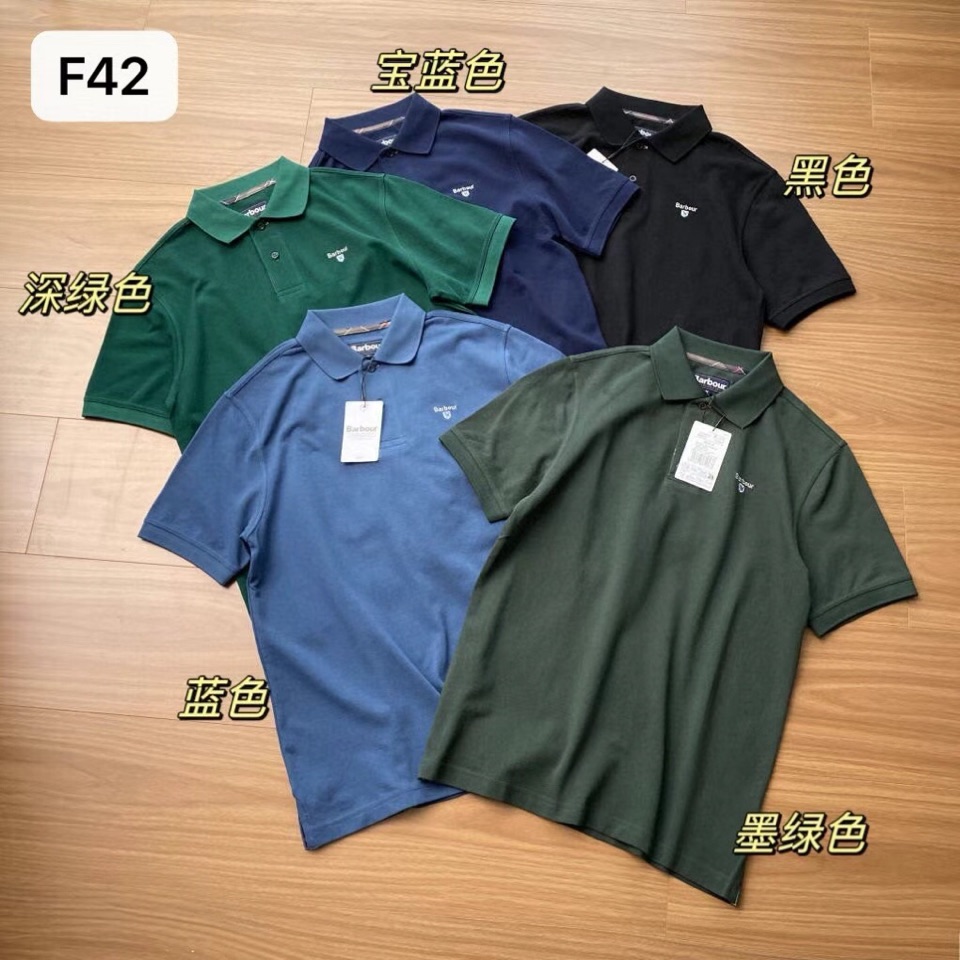 Barbour 经典男女同款情侣款，格纹领短袖翻领POLO衫|英伦经典，解锁夏日高级感\n作为英国百年老