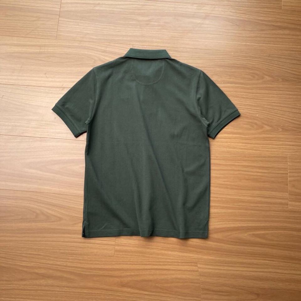 Barbour 经典男女同款情侣款，格纹领短袖翻领POLO衫|英伦经典，解锁夏日高级感\n作为英国百年老