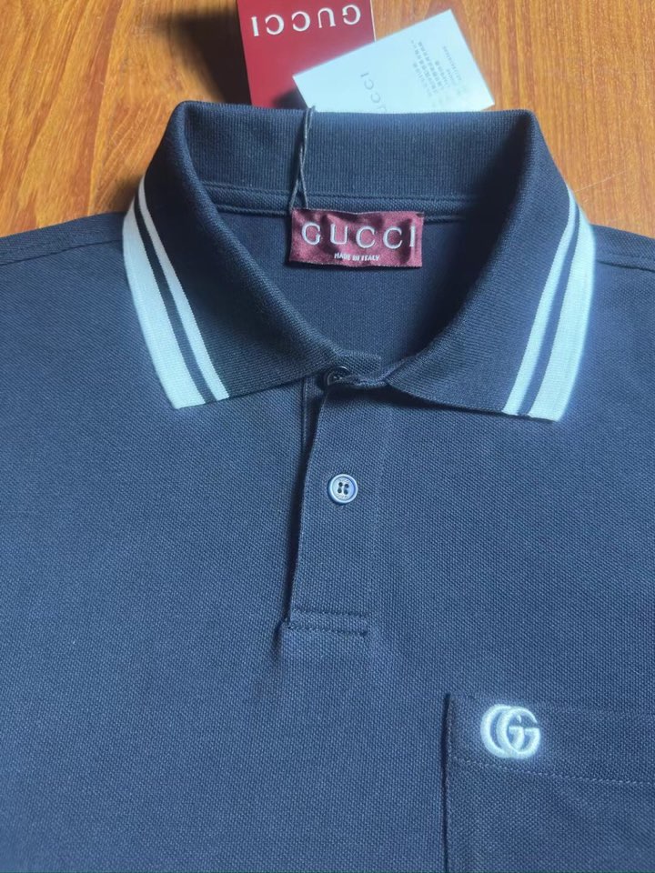 Gucci 古奇新款短袖翻领T恤POLO衫，珠地纯棉220克面料，经典款式，胸部口袋徽标刺绣设计，简约大