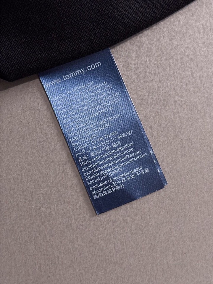 THOM BROWNE 汤姆布朗 TB25ss春夏新款翻领T恤Polo衫，舒适细腻带来极佳的亲肤感，同时