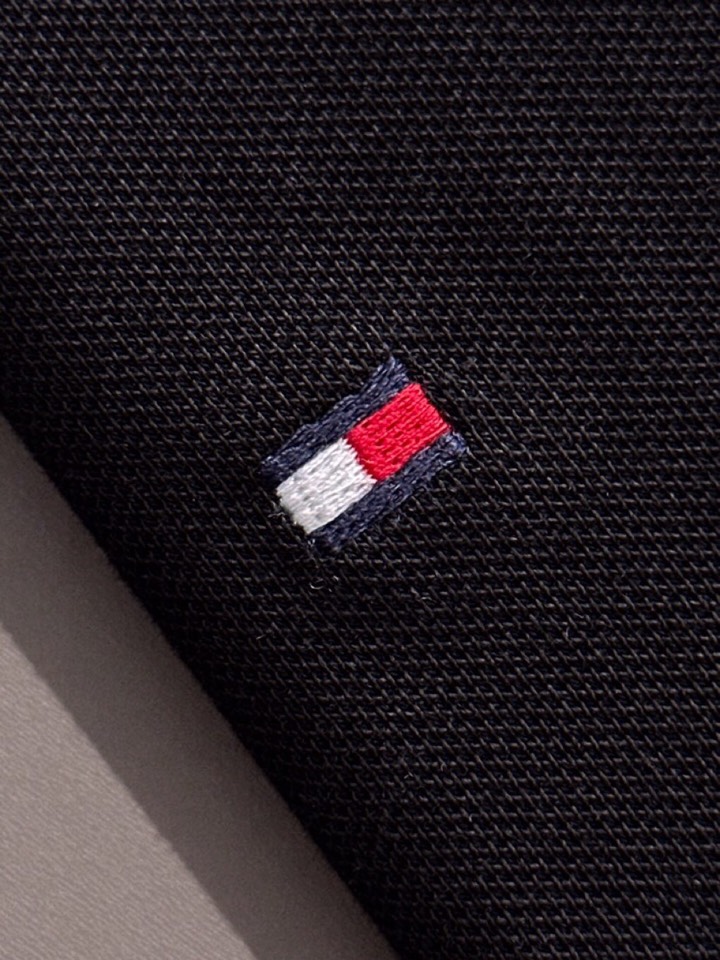 THOM BROWNE 汤姆布朗 TB25ss春夏新款翻领T恤Polo衫，舒适细腻带来极佳的亲肤感，同时