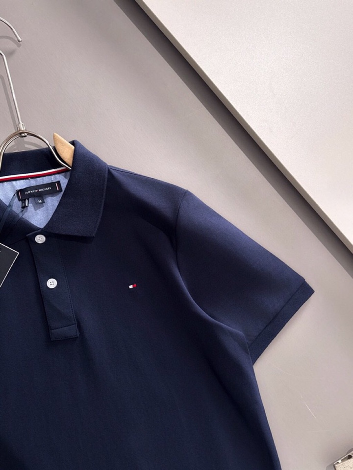 THOM BROWNE 汤姆布朗 TB25ss春夏新款翻领T恤Polo衫，舒适细腻带来极佳的亲肤感，同时