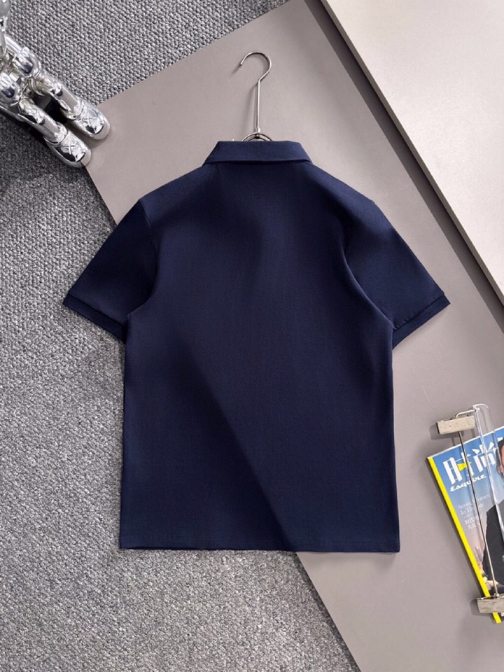 THOM BROWNE 汤姆布朗 TB25ss春夏新款翻领T恤Polo衫，舒适细腻带来极佳的亲肤感，同时