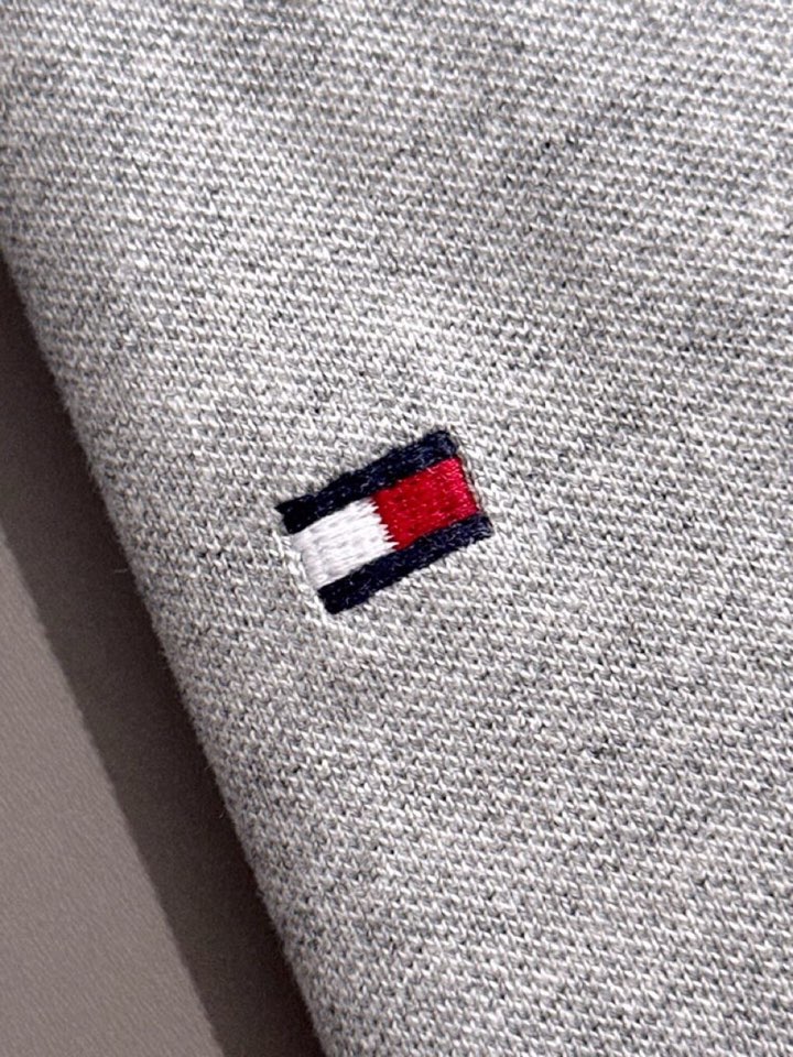 THOM BROWNE 汤姆布朗 TB25ss春夏新款翻领T恤Polo衫，舒适细腻带来极佳的亲肤感，同时