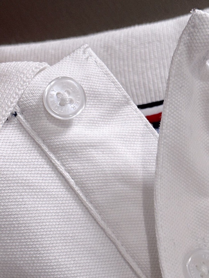 THOM BROWNE 汤姆布朗 TB25ss春夏新款翻领T恤Polo衫，舒适细腻带来极佳的亲肤感，同时