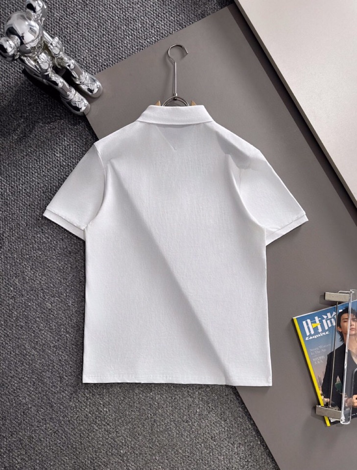 THOM BROWNE 汤姆布朗 TB25ss春夏新款翻领T恤Polo衫，舒适细腻带来极佳的亲肤感，同时