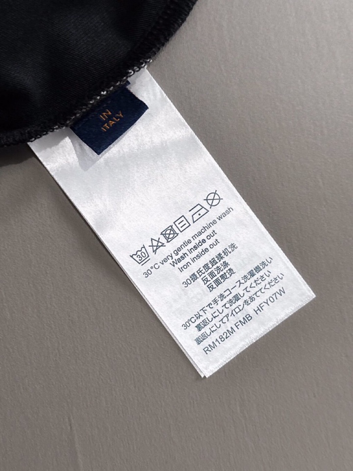 🔥 Louis Vuitton 路易威登LV 驴牌25ss新款短袖圆领T恤，男女同款情侣款，定制260克