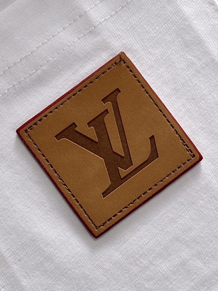 🔥 Louis Vuitton 路易威登LV 驴牌25ss新款短袖圆领T恤，男女同款情侣款，定制260克