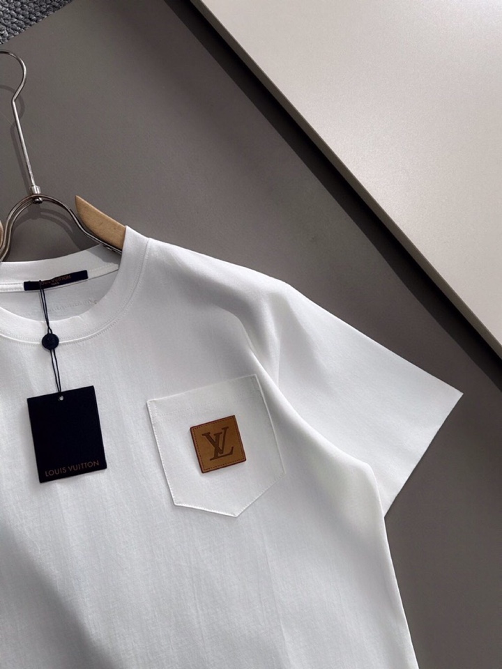 🔥 Louis Vuitton 路易威登LV 驴牌25ss新款短袖圆领T恤，男女同款情侣款，定制260克