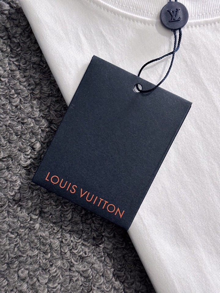 🔥 Louis Vuitton 路易威登LV 驴牌25ss新款短袖圆领T恤，男女同款情侣款，定制260克