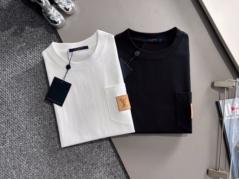🔥 Louis Vuitton 路易威登LV 驴牌25ss新款短袖圆领T恤，男女同款情侣款，定制260克