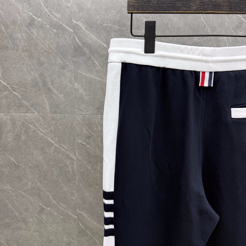 THOM BROWNE 汤姆布朗 TB新季白边侧四杠卫裤 男女同款情侣休闲裤，\n码数：1-5 颜色：灰