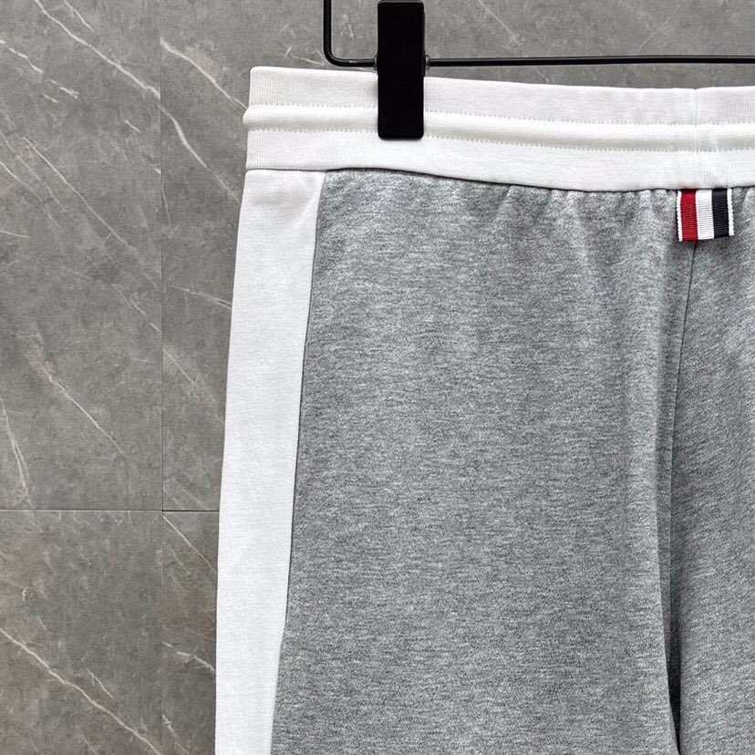 THOM BROWNE 汤姆布朗 TB新季白边侧四杠卫裤 男女同款情侣休闲裤，\n码数：1-5 颜色：灰