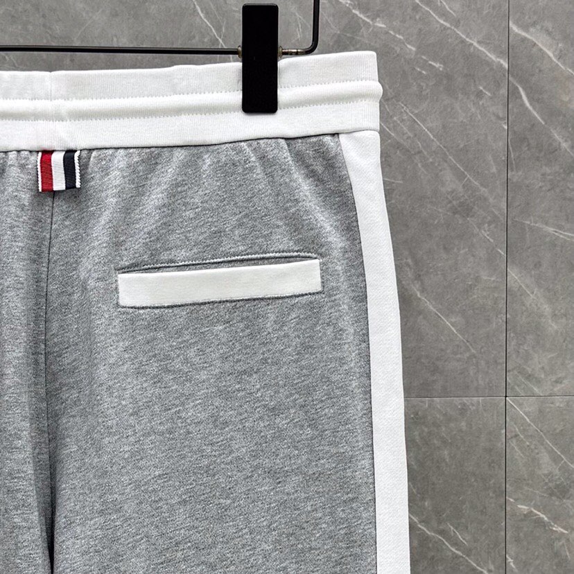 THOM BROWNE 汤姆布朗 TB新季白边侧四杠卫裤 男女同款情侣休闲裤，\n码数：1-5 颜色：灰