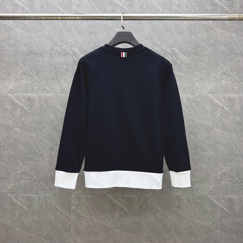 THOM BROWNE 汤姆布朗 TB新季白边侧四杠卫衣 男女同款情侣款圆领卫衣\n码数：1-5 颜色：