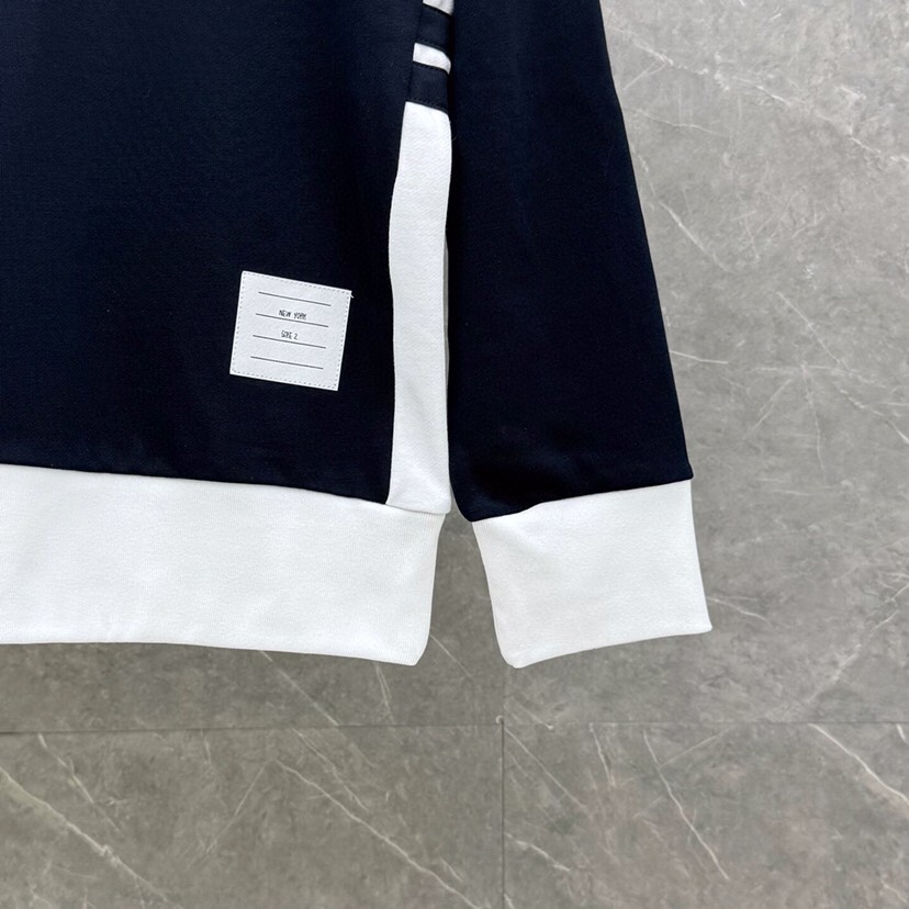 THOM BROWNE 汤姆布朗 TB新季白边侧四杠卫衣 男女同款情侣款圆领卫衣\n码数：1-5 颜色：