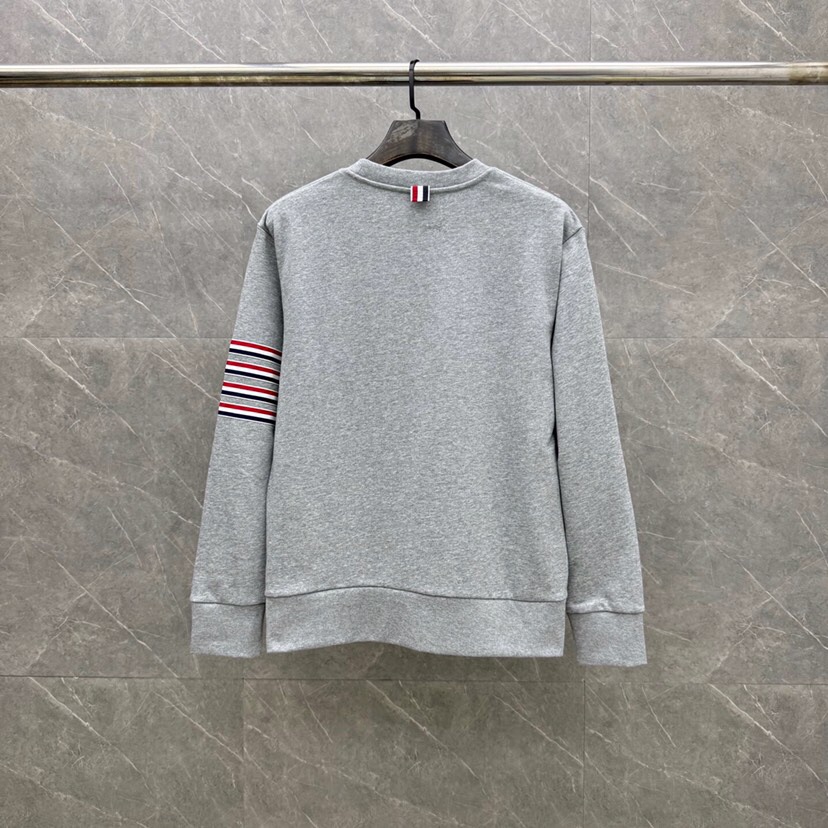 THOM BROWNE 汤姆布朗 TB 新季红白蓝四杠系列【卫衣】 男女同款情侣款圆领卫衣\n码数：1-