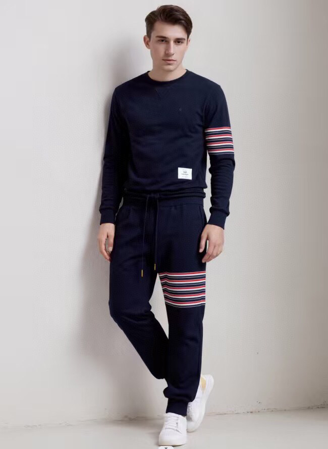 THOM BROWNE 汤姆布朗 TB 新季红白蓝四杠系列男女同款情侣款圆领套装\n码数：1-5 颜色：