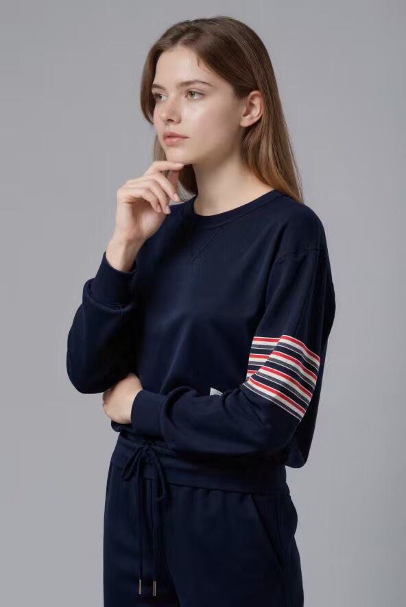 THOM BROWNE 汤姆布朗 TB 新季红白蓝四杠系列男女同款情侣款圆领套装\n码数：1-5 颜色：