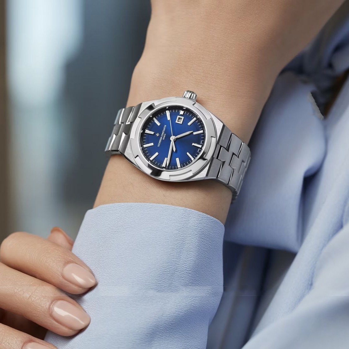 NO:340276,White gold diamond 50 VC heavy hits original synchronization 1 watch 3 with 1 watch 3 wear [VC Vacheron Constantin vertical and horizontal four-sea series 2300V-2305V] Women's watch [Case] ​​Diameter 37×10.8mm synchronizes original size, delicate texture, 84 brilliant cut Opal rhinestones (about 1.0 carats) dazzling, sapphire crystal glass never scratches, screw-in crown has better waterproof functions [Dial] Original synchronized dials with various colors are processed by sunburst satin brushing process, deep and elegant, with velvety smooth minute scale circle, 18k gold hour markers all have white luminous coating, and can observe time even in dim environment [Movement] Independently developed true 9-digit small second CAL.  Automatic winding integrated movement, swing frequency 28,800 times/hour (4 Hz) [Watch strap] 1 quick-release integrated steel chain 2 quick-release rubber tape 3 quick-release genuine leather belt, vacheron19860909白 金 钻50 VC重磅来袭原装同步 1表3带1表3戴【VC江诗丹顿纵横四海系列2300V—2305V】女款腕表【表壳】表径37×10.8mm同步原装尺寸 质感细腻 84颗明亮式切割澳宝水钻（约1.0克拉）璀璨夺目 蓝宝石水晶玻璃更是永不刮花 旋入式表冠具备更好的防水功能【表盘】原装同步各色表盘经旭日纹缎面拉丝工艺处理 深邃优雅 带有天鹅绒般光滑分钟刻度圈 18k金时标均带白色夜光涂层 即使在昏暗环境下也能观察时间【机芯】自主研发真9位小秒CAL. 自动上链一体化机芯,摆频28800次/小时（4赫兹）【表带】1快拆式一体式钢链 2快拆式橡胶胶带 3快拆式真皮皮带,,vacheron,Watch