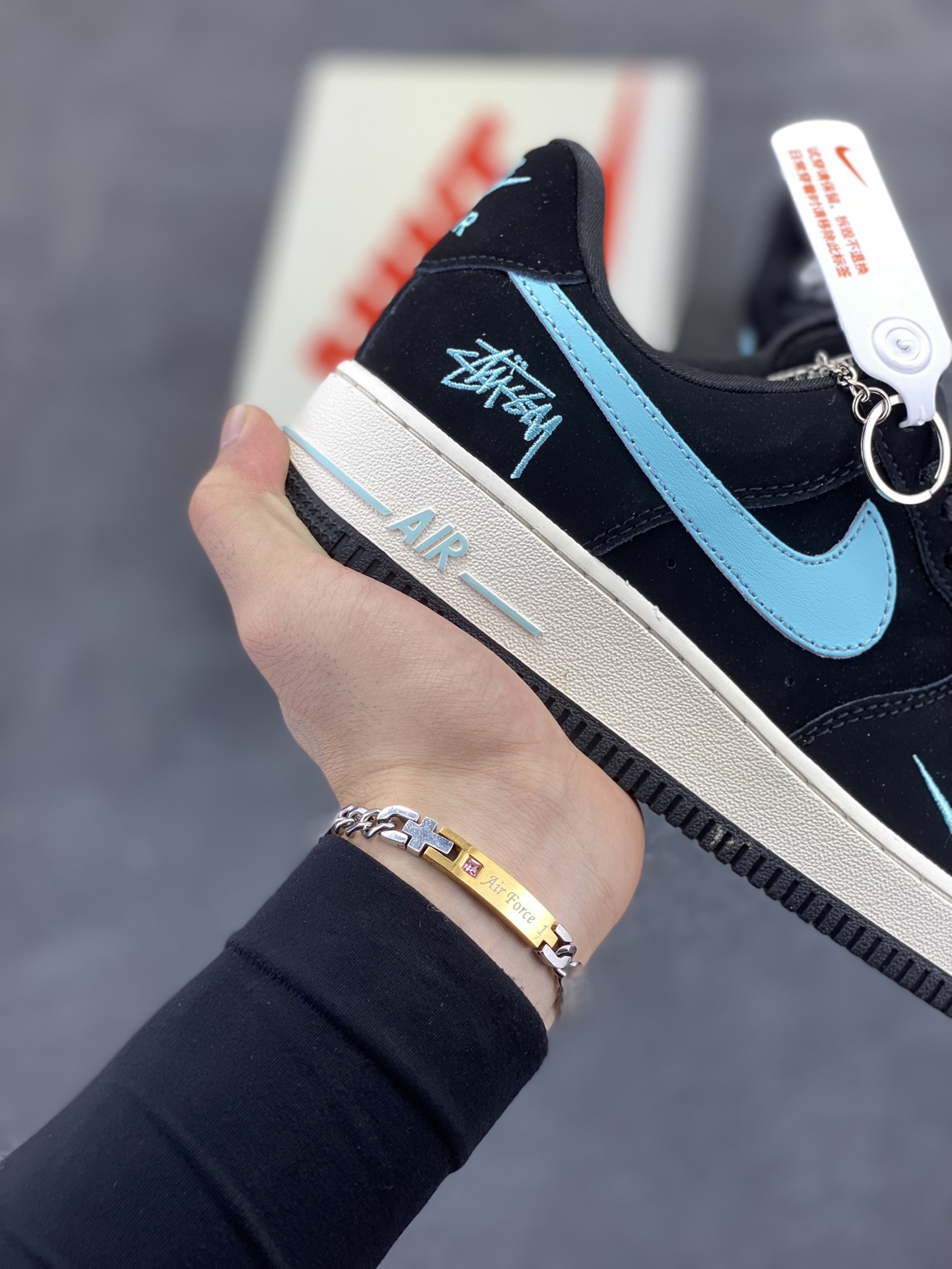 图片[6]-NIke Air Force 1 \’07 Low “斯图西联名–黑蒂芙尼”空军一号 低帮 运动鞋 休闲鞋 折边针车 工艺难度大 原楦头原纸板 原装鞋盒 定制五金配件 内置全掌气垫 原厂鞋底 货号：KK1988-030 尺码：36 36.5 37.5 38 38.5 39 40 40.5 41 42 42.5 43 44 44.5 45-选品中心