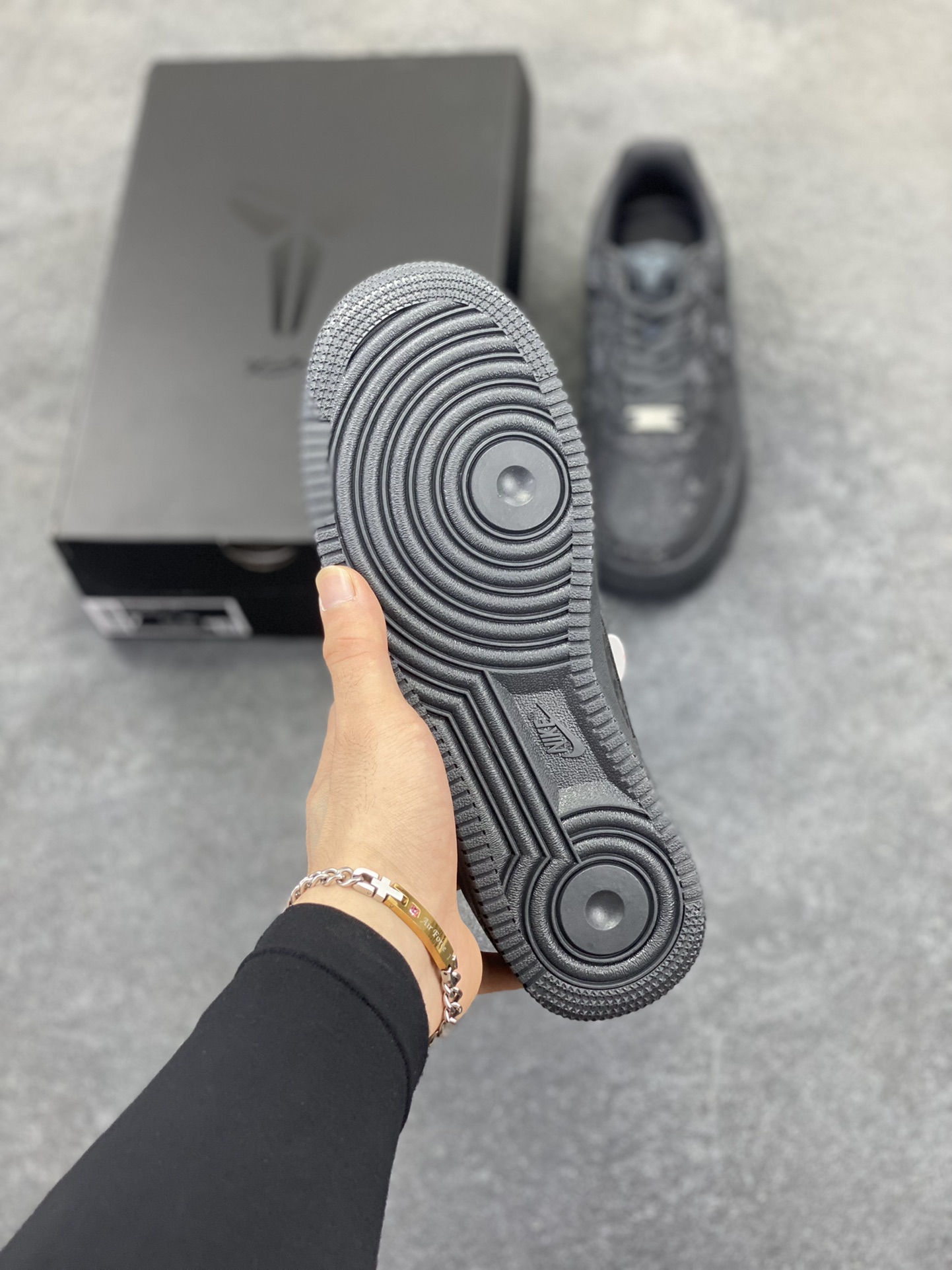 图片[5]-Nike Air Force 1 Low “Kobe Bryant”黑蛇纹科比限定 空军一号低帮休闲板鞋 原楦头原纸板 打造纯正空军版型#专注外贸渠道 全掌内置蜂窝气垫 #原盒配件 原厂中底钢印、拉帮完美 货号：IB0018-004 尺码：36 36.5 37.5 38 38.5 39 40 40.5 41 42 42.5 43 44 44.5 45 46 47-选品中心