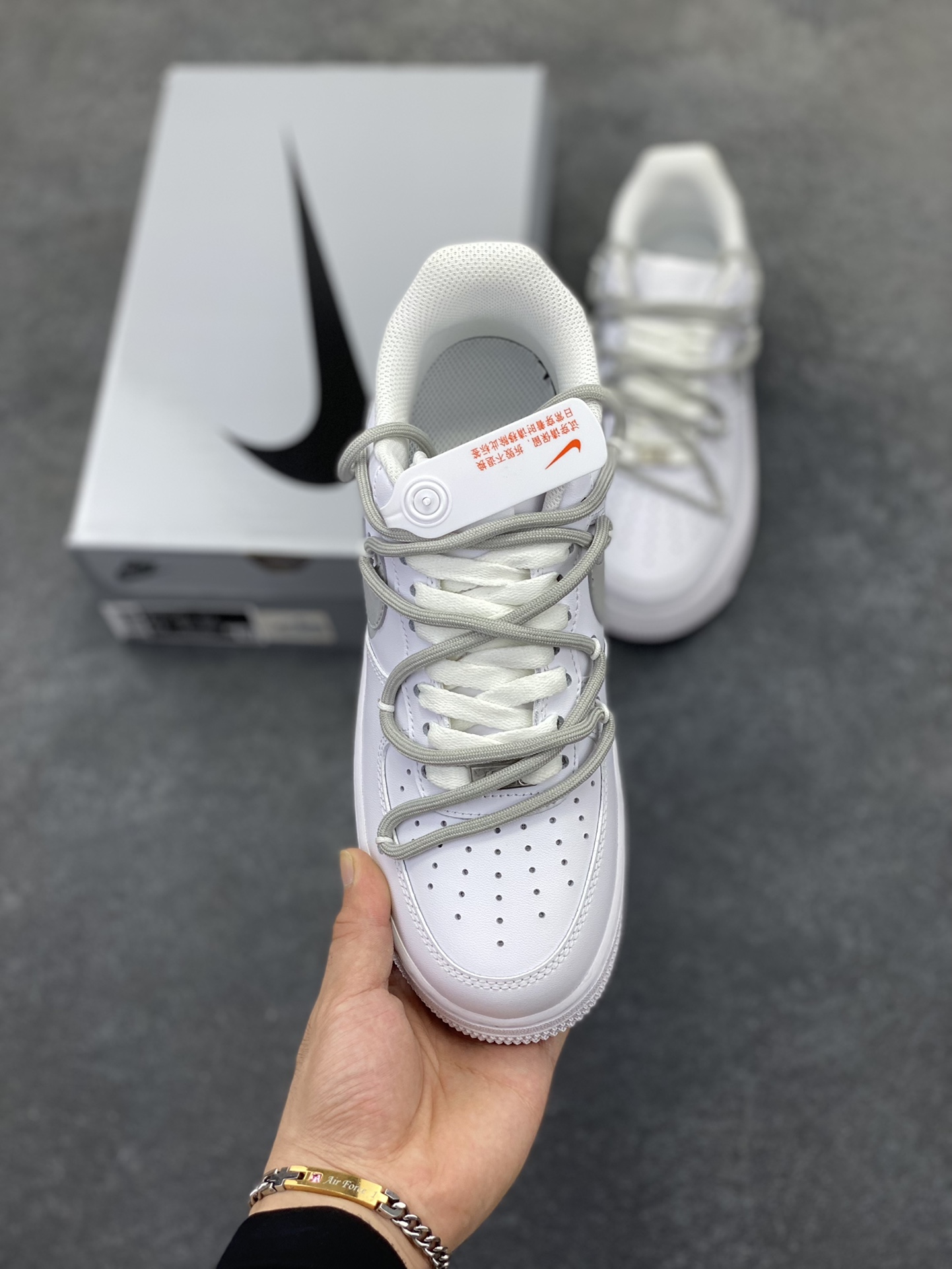 图片[2]-福利特价  Nike Air Force 1 Low’07 喷绘 双勾 空军一号绑带低帮休闲板鞋 定制皮料 原厂3D打印 定制鞋盒 原楦原纸板 纯正空军版型 内置全掌气垫 货号：ZH0316-016 尺码：36 36.5 37.5 38 38.5 39 40 40.5 41 42 42.5 43 44 44.5 45-选品中心