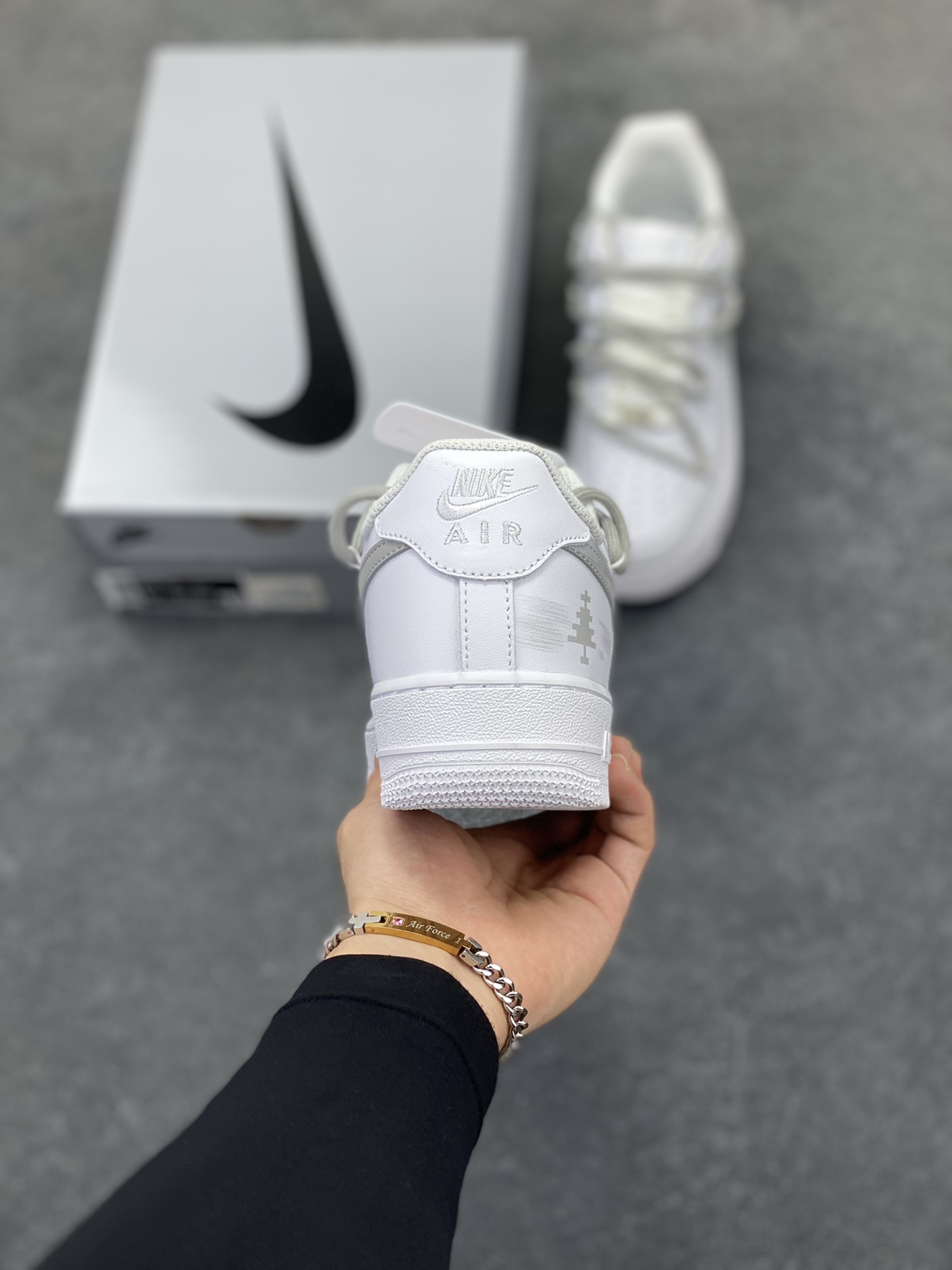 图片[4]-福利特价  Nike Air Force 1 Low’07 喷绘 双勾 空军一号绑带低帮休闲板鞋 定制皮料 原厂3D打印 定制鞋盒 原楦原纸板 纯正空军版型 内置全掌气垫 货号：ZH0316-016 尺码：36 36.5 37.5 38 38.5 39 40 40.5 41 42 42.5 43 44 44.5 45-选品中心