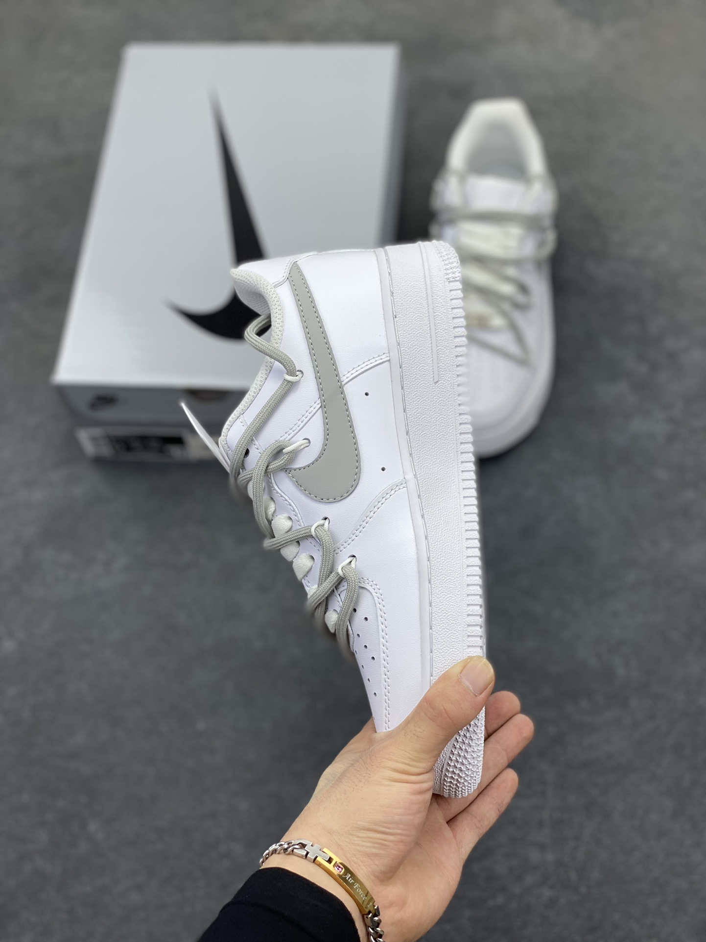 图片[3]-福利特价  Nike Air Force 1 Low’07 喷绘 双勾 空军一号绑带低帮休闲板鞋 定制皮料 原厂3D打印 定制鞋盒 原楦原纸板 纯正空军版型 内置全掌气垫 货号：ZH0316-016 尺码：36 36.5 37.5 38 38.5 39 40 40.5 41 42 42.5 43 44 44.5 45-选品中心