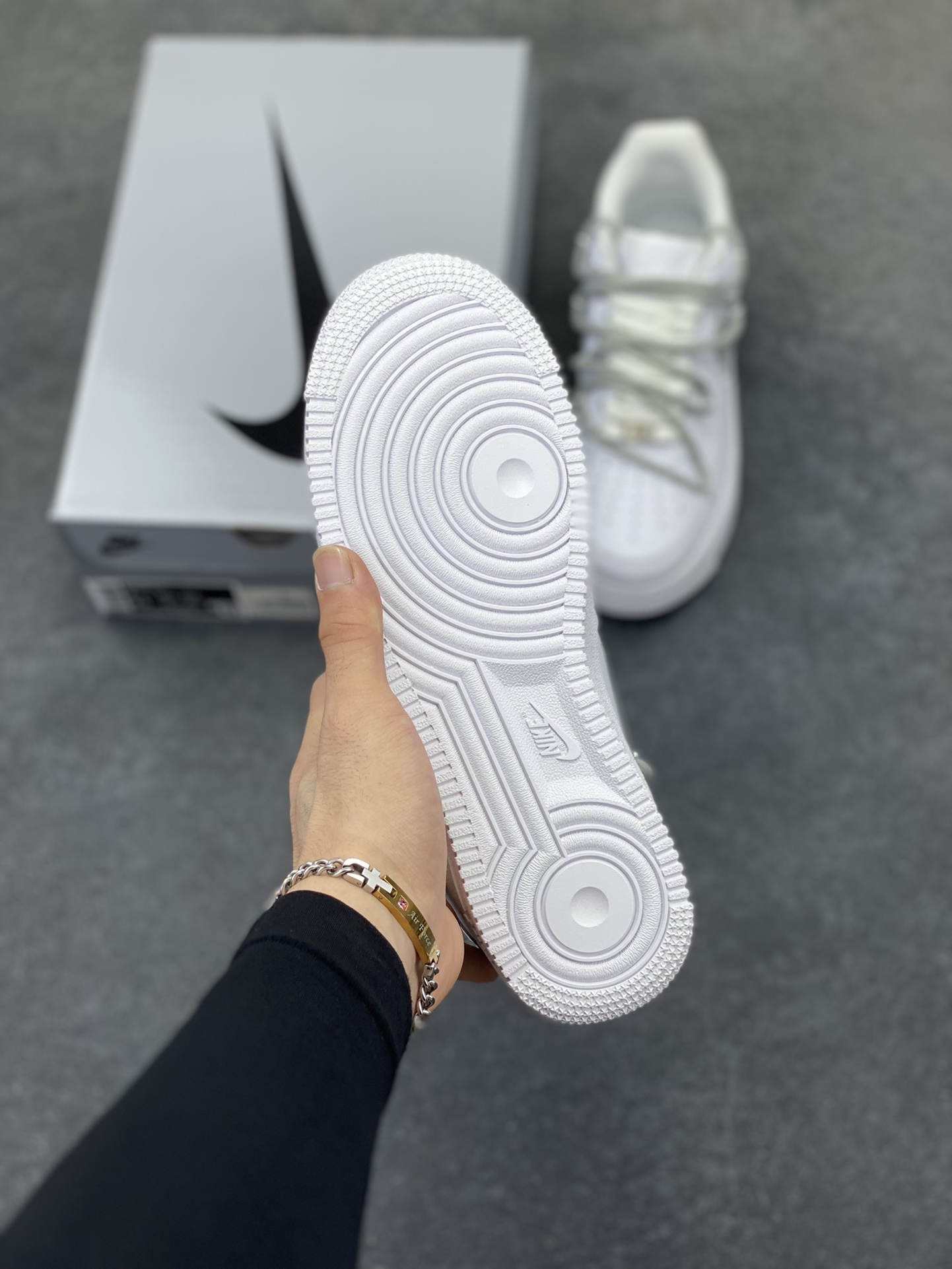 图片[5]-福利特价  Nike Air Force 1 Low’07 喷绘 双勾 空军一号绑带低帮休闲板鞋 定制皮料 原厂3D打印 定制鞋盒 原楦原纸板 纯正空军版型 内置全掌气垫 货号：ZH0316-016 尺码：36 36.5 37.5 38 38.5 39 40 40.5 41 42 42.5 43 44 44.5 45-选品中心