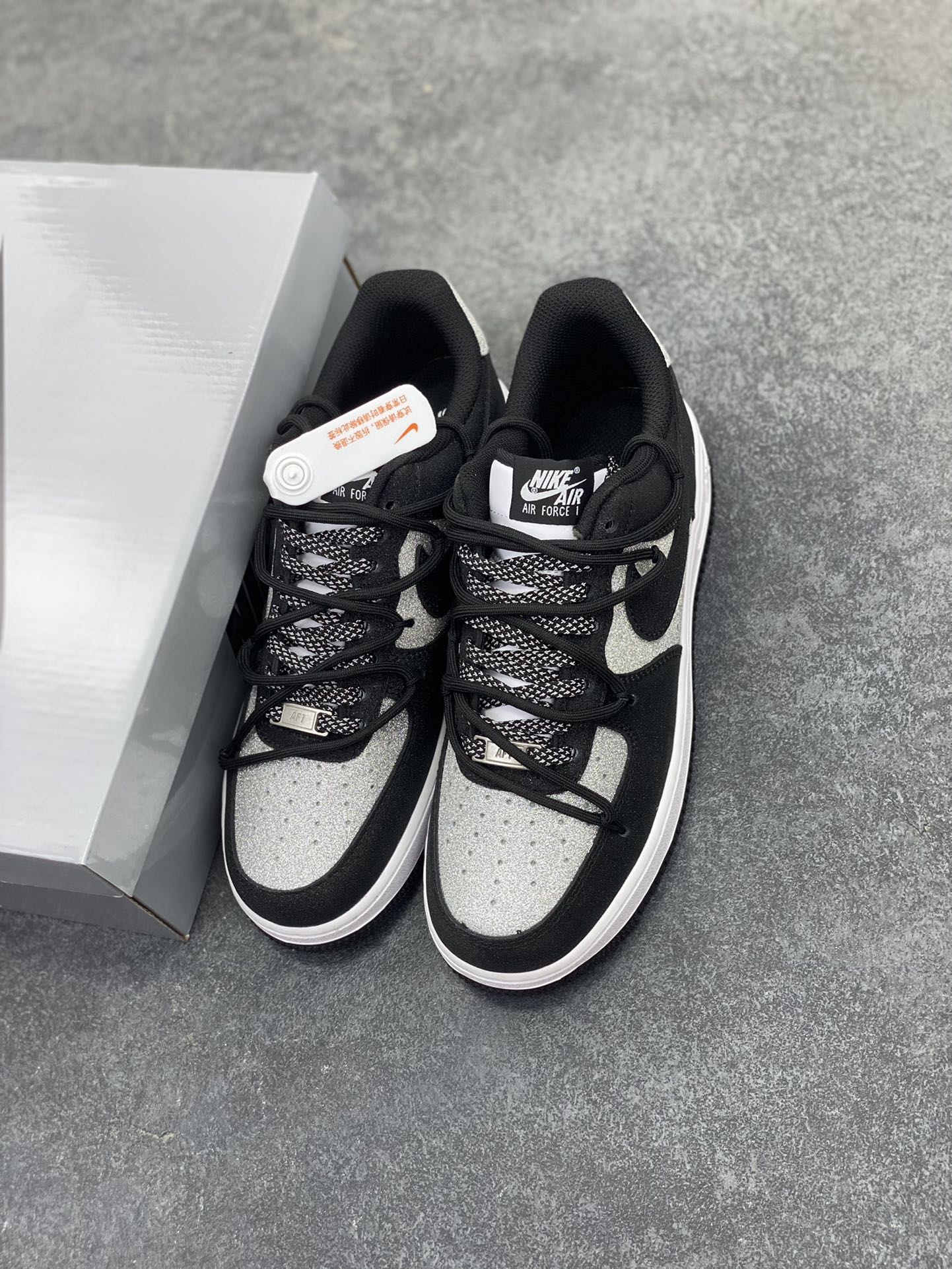 图片[8]-福利特价 Cleanfit 高街 复古风 Nike Air Force 1 Low’07 拼接满天星 满钻 空军一号绑带低帮休闲板鞋 定制皮料 定制鞋盒 原楦原纸板 纯正空军版型 内置全掌气垫 货号：ZH0316-033 尺码：36 36.5 37.5 38 38.5 39 40 40.5 41 42 42.5 43 44 44.5 45-选品中心