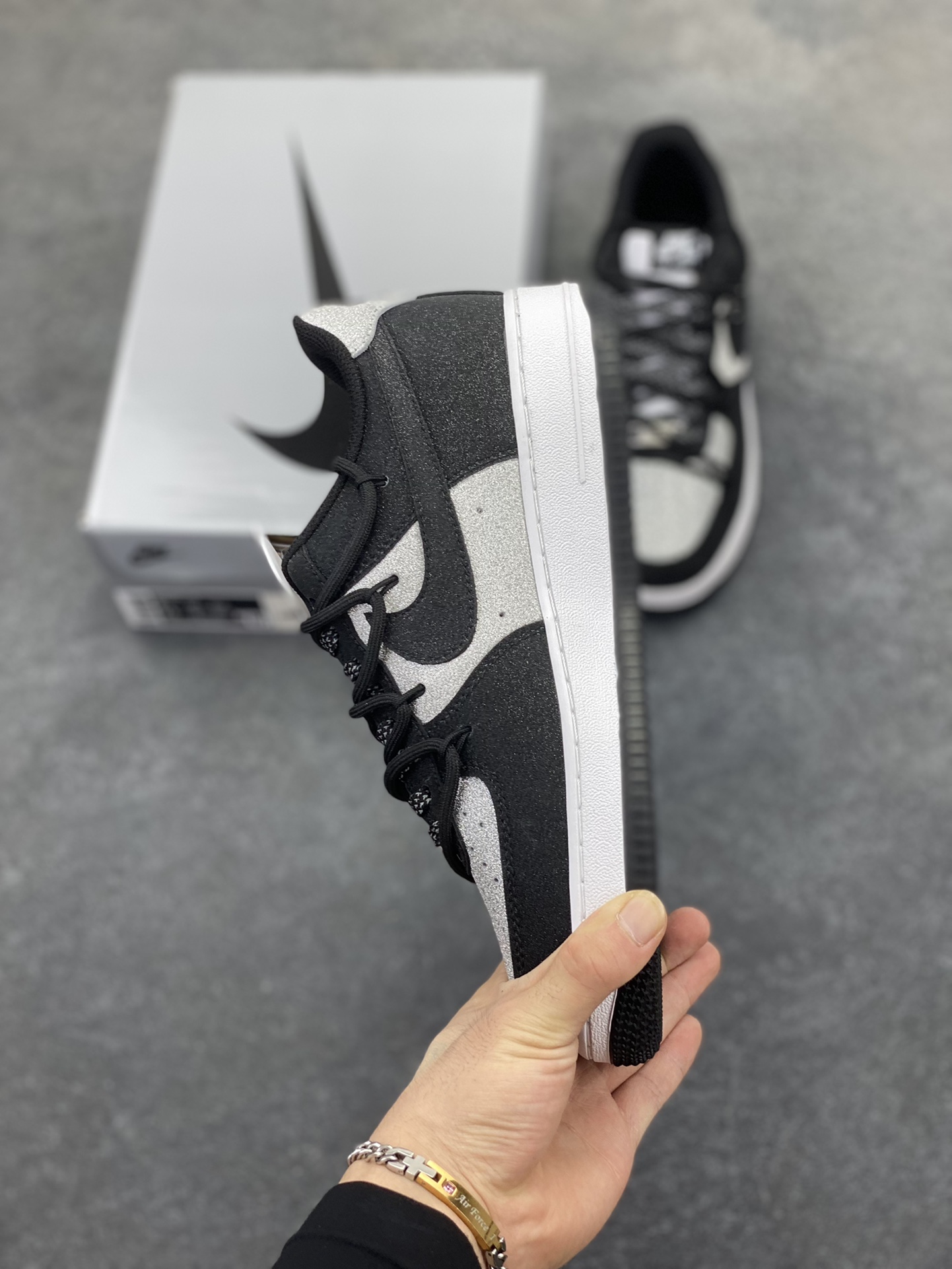 图片[3]-福利特价 Cleanfit 高街 复古风 Nike Air Force 1 Low’07 拼接满天星 满钻 空军一号绑带低帮休闲板鞋 定制皮料 定制鞋盒 原楦原纸板 纯正空军版型 内置全掌气垫 货号：ZH0316-033 尺码：36 36.5 37.5 38 38.5 39 40 40.5 41 42 42.5 43 44 44.5 45-选品中心