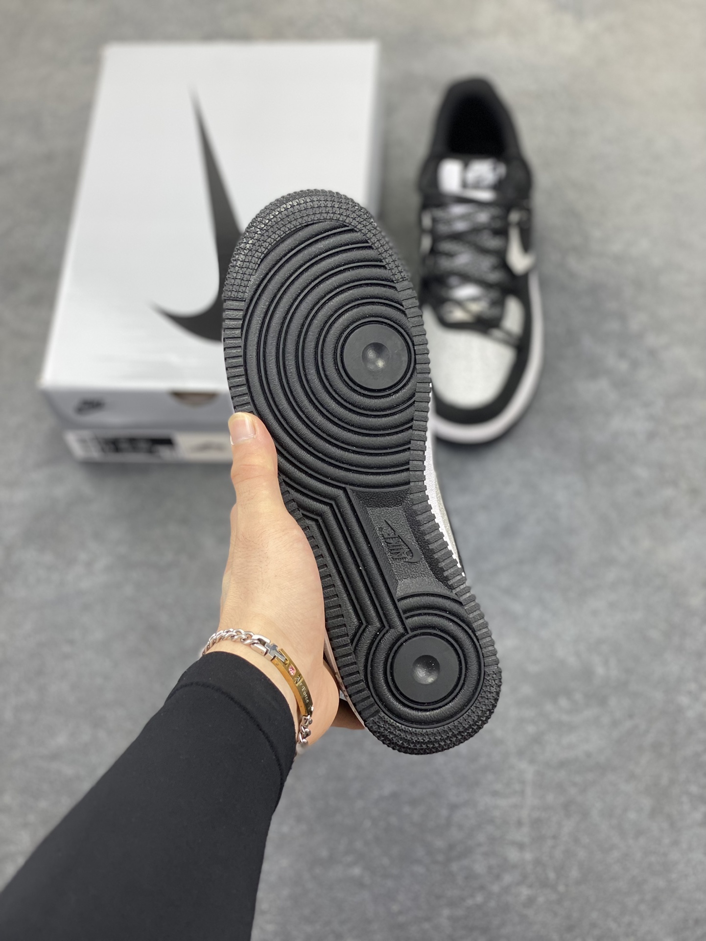 图片[5]-福利特价 Cleanfit 高街 复古风 Nike Air Force 1 Low’07 拼接满天星 满钻 空军一号绑带低帮休闲板鞋 定制皮料 定制鞋盒 原楦原纸板 纯正空军版型 内置全掌气垫 货号：ZH0316-033 尺码：36 36.5 37.5 38 38.5 39 40 40.5 41 42 42.5 43 44 44.5 45-选品中心