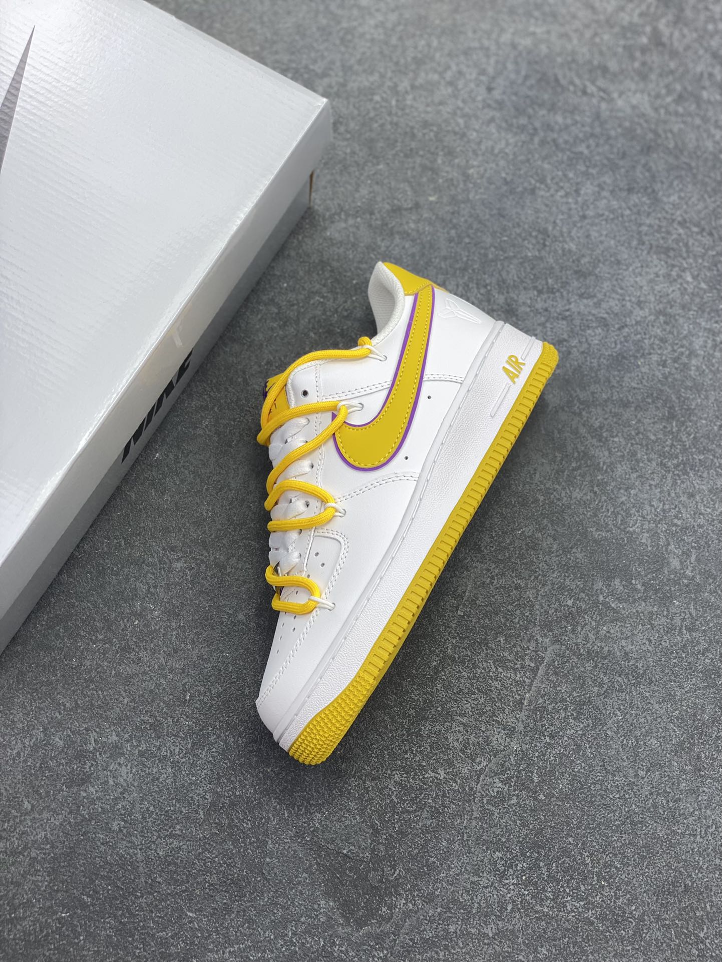 图片[7]-福利特价  Nike Air Force 1 Low’07 黑曼巴联名 空军一号低帮休闲板鞋 定制皮料 定制鞋盒 配件齐全 原楦原纸板 纯正空军版型 内置全掌气垫 货号：ZH0316-050 尺码：36 36.5 37.5 38 38.5 39 40 40.5 41 42 42.5 43 44 44.5 45-选品中心