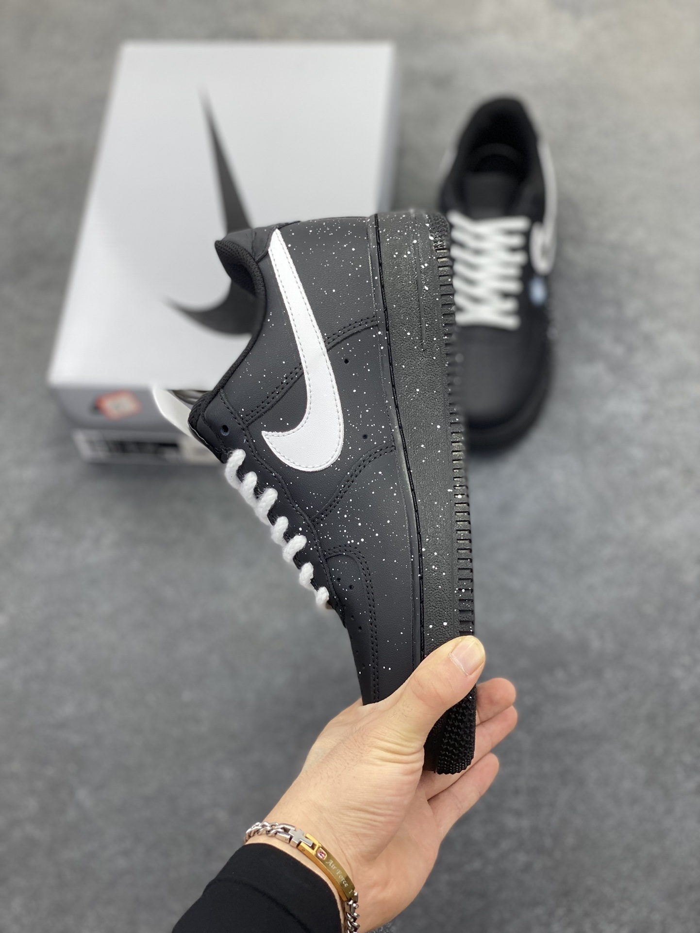图片[3]-Nike Air Force 1 Low’07 黑色空间 空军一号低帮休闲板鞋 定制皮料 定制鞋盒 原楦原纸板 纯正空军版型 内置全掌气垫 货号：ZH0316-101 尺码：36 36.5 37.5 38 38.5 39 40 40.5 41 42 42.5 43 44 44.5 45-选品中心