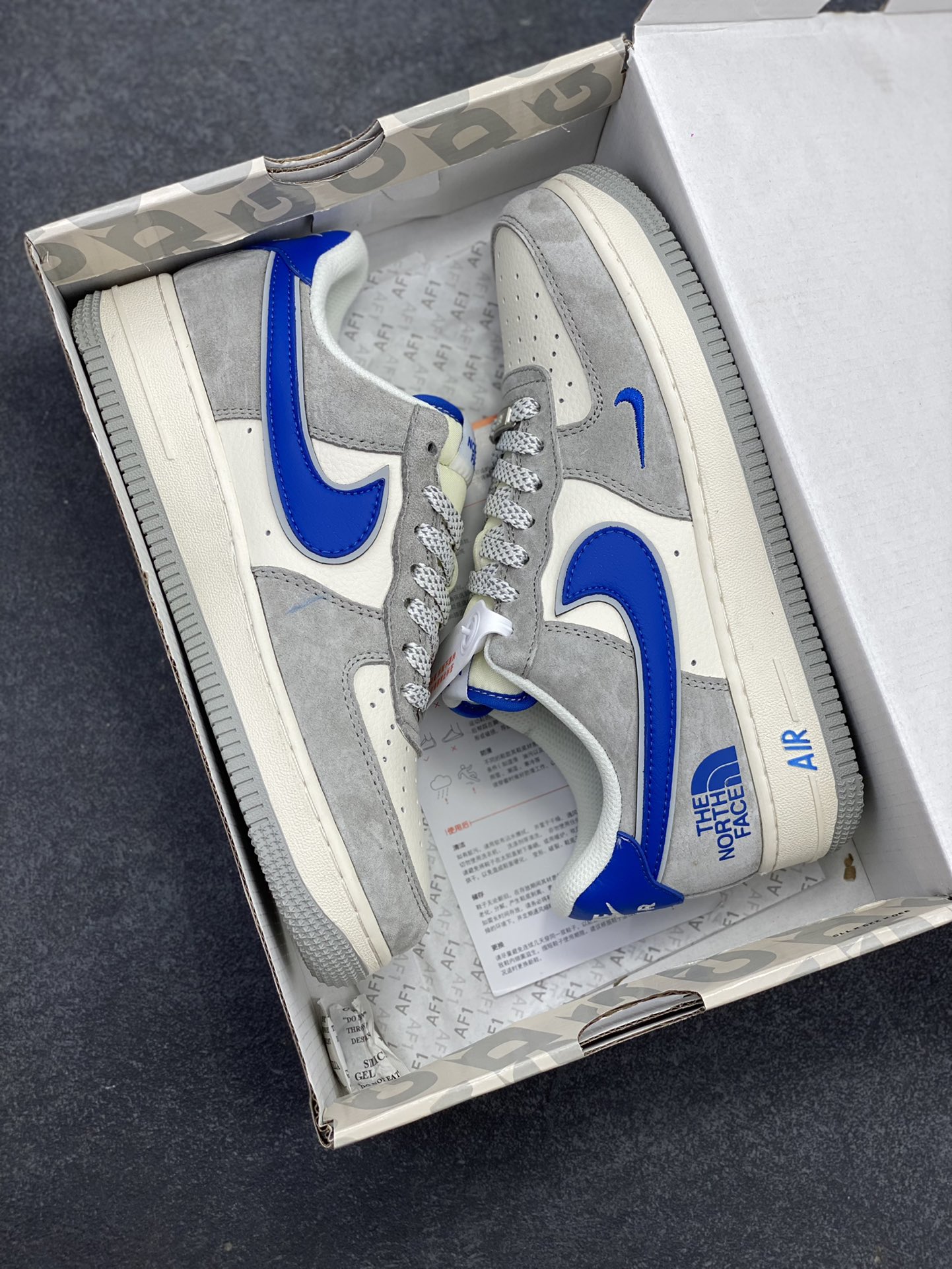 图片[9]-NIke Air Force 1 \’07 Low “北面联名——灰蓝勾”空军一号 低帮 运动鞋 休闲鞋 折边针车 工艺难度大 原楦头原纸板 原装鞋盒 定制五金配件 内置全掌气垫 原厂鞋底 货号：XZ6188-745 尺码：36 36.5 37.5 38 38.5 39 40 40.5 41 42 42.5 43 44 44.5 45-选品中心