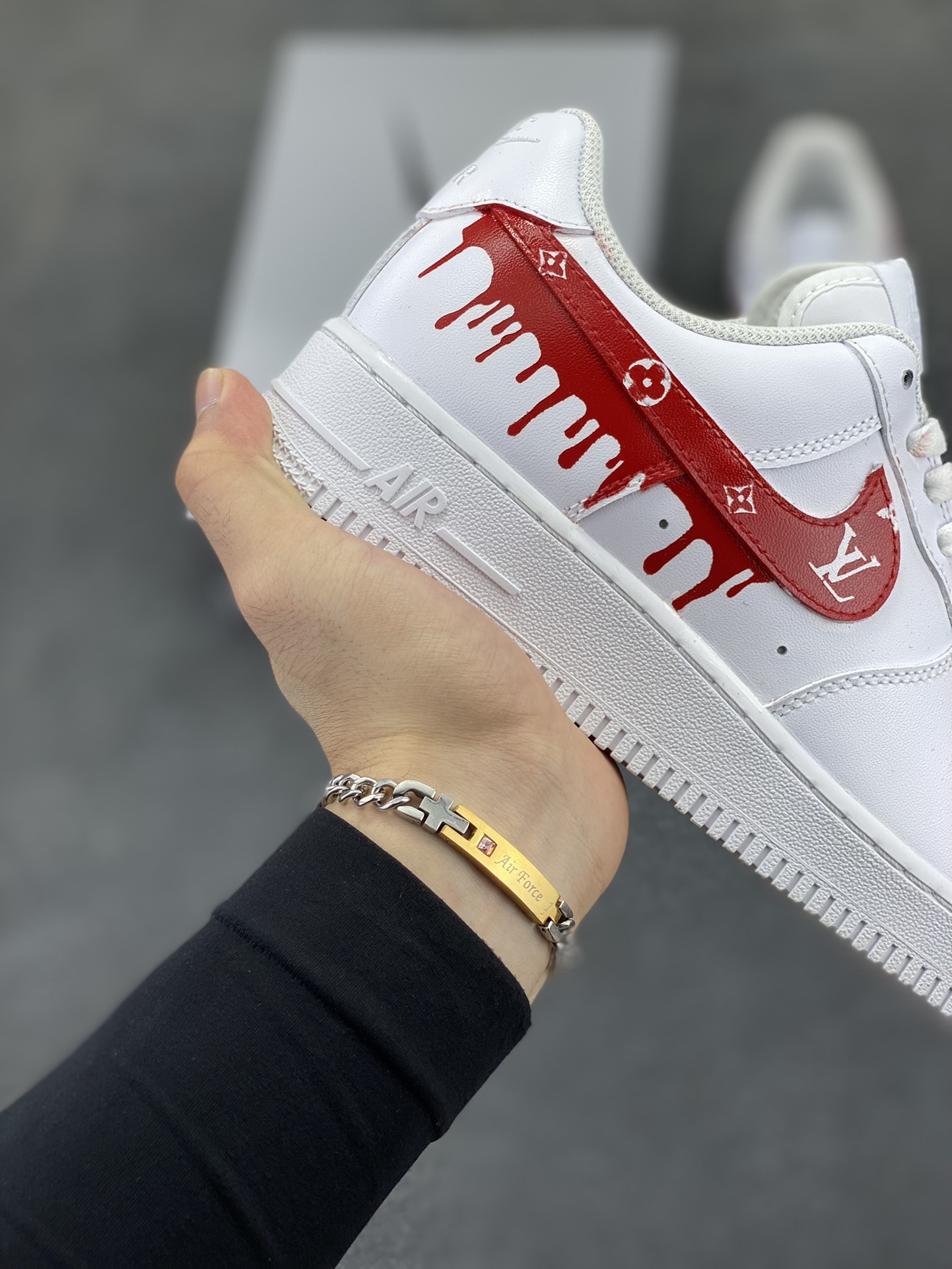 图片[6]-【定制球鞋】纯手工绘画Nike Air Force 1 空军一号 手绘 LV 街头 泼墨 潮流 耐磨 低帮 板鞋 男女同款 白黑色折边针车 工艺难度大 原楦头原纸板 原装鞋盒 定制五金配件 内置全掌气垫 原厂鞋底 货号：CW2288-111 尺码：36 36.5 37.5 38 38.5 39 40 40.5 41 42 42.5 43 44 44.5 45-选品中心